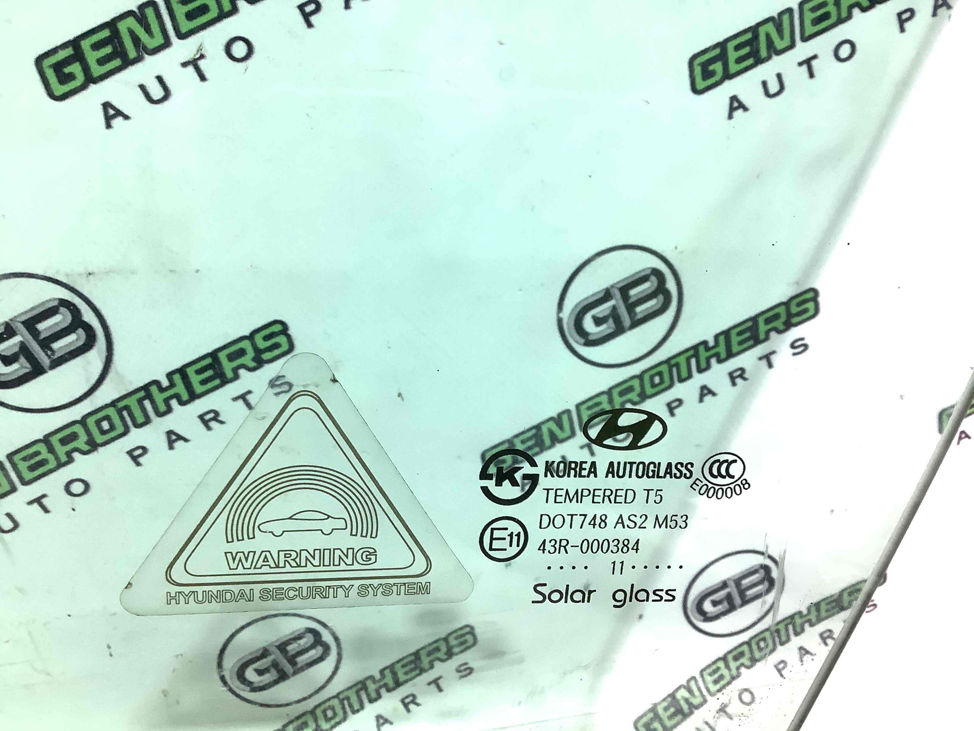 Скло переднє ліве