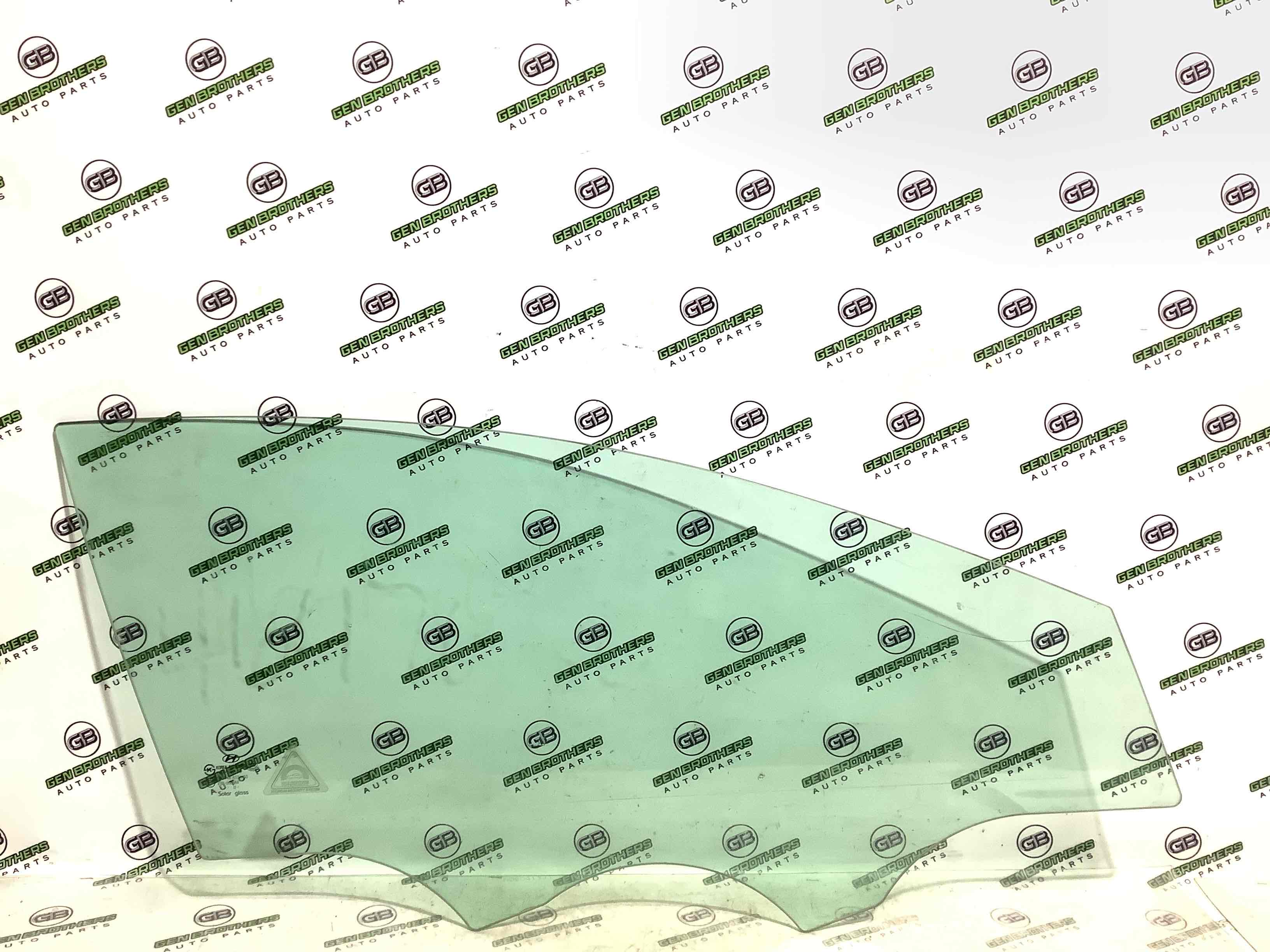 Скло переднє праве