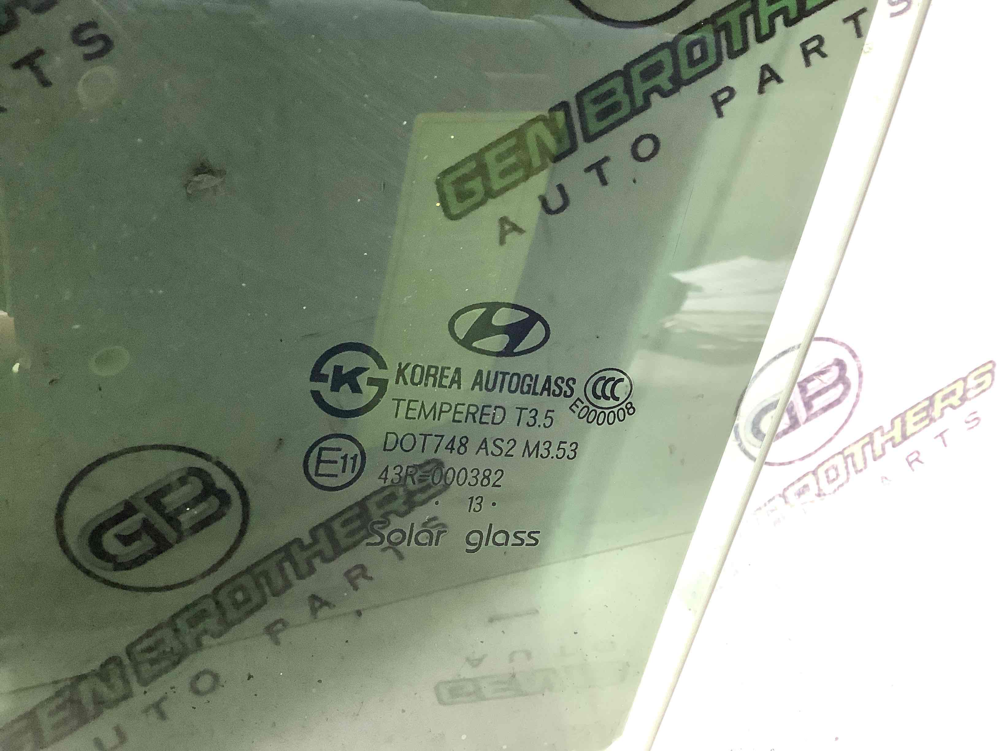 Скло заднє ліве