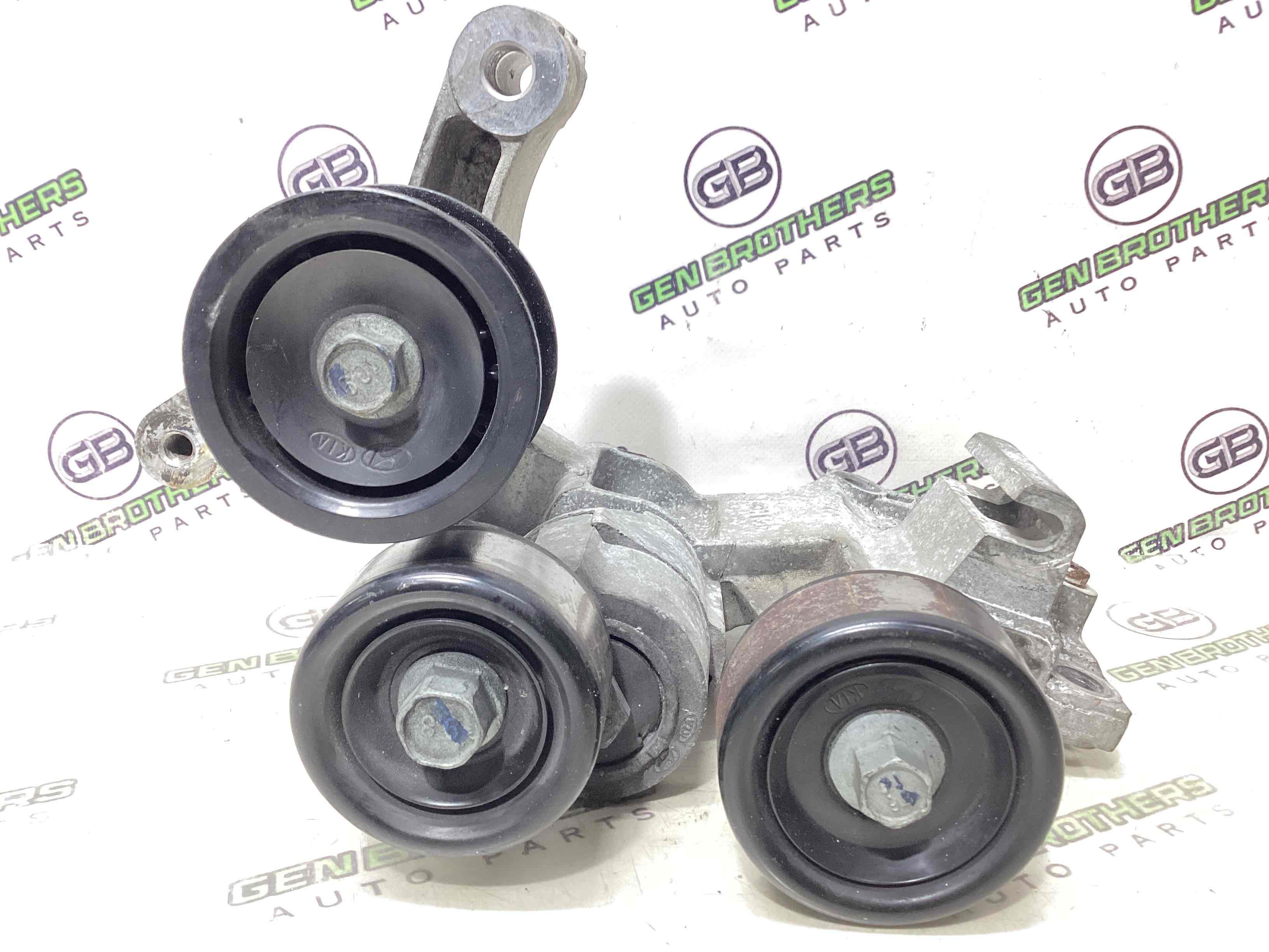 Генератор, кронштейн генератора