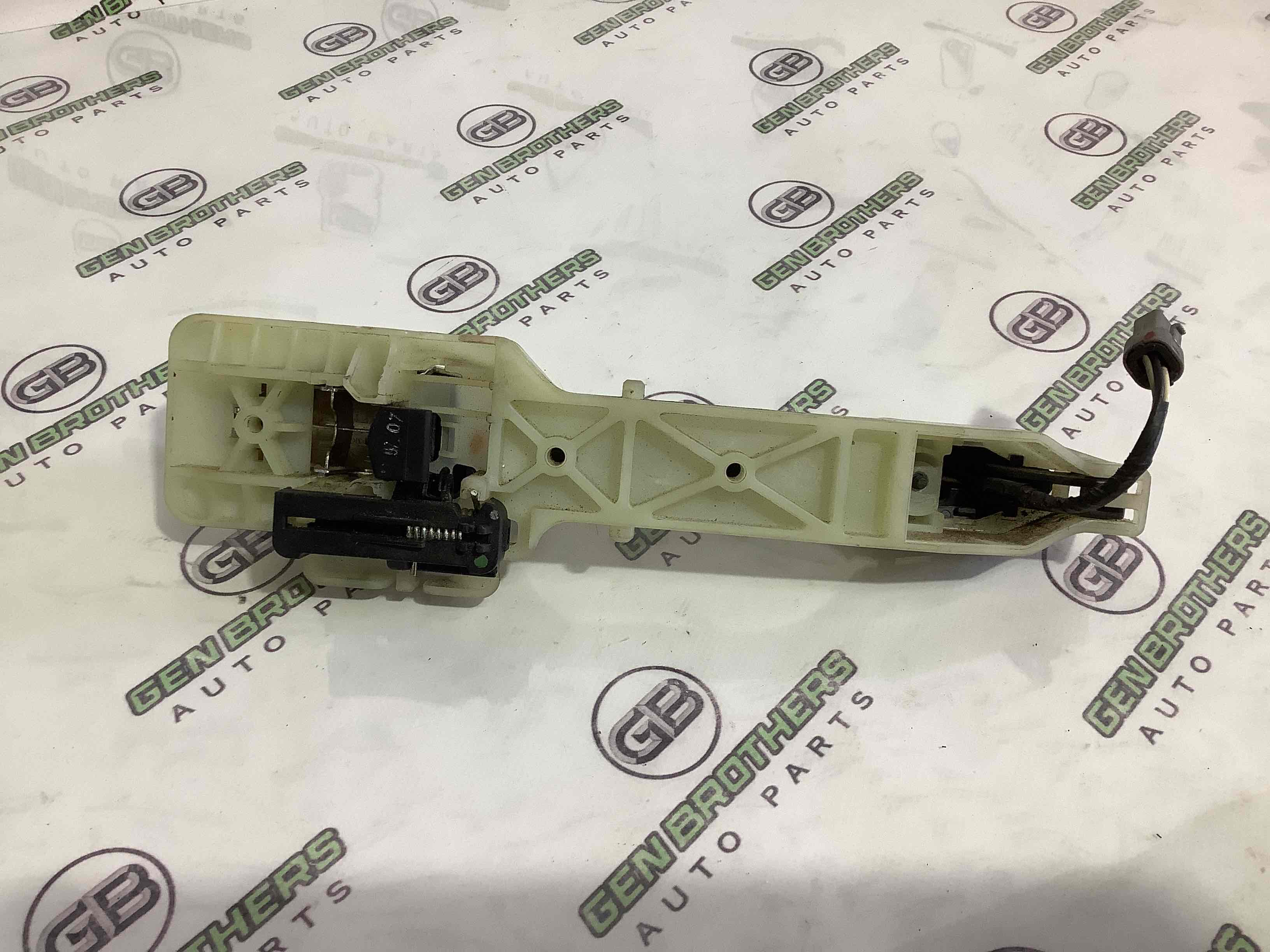 Ручка двері зовнішня