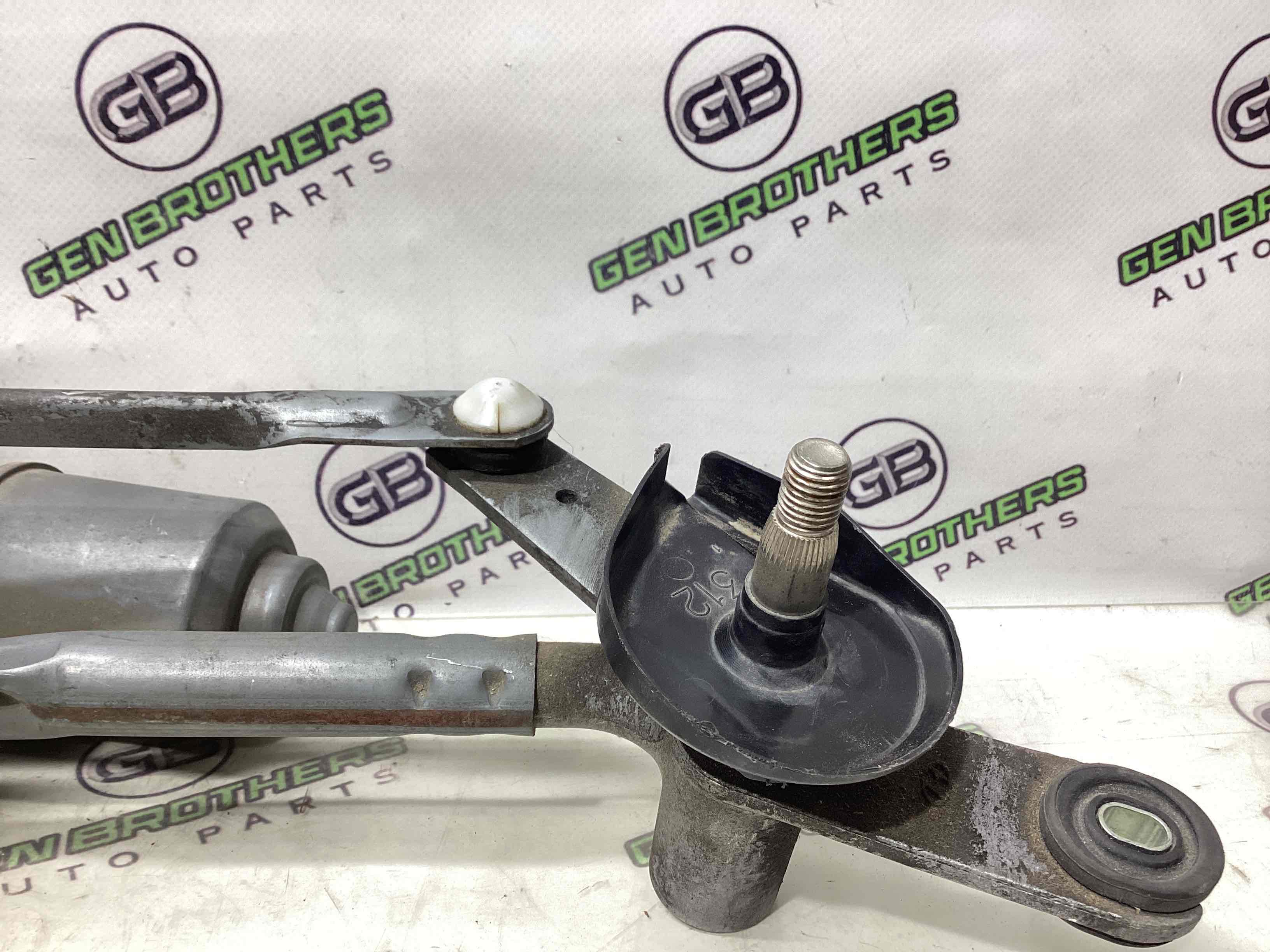 Механізм склоочисника, трапеція двірників