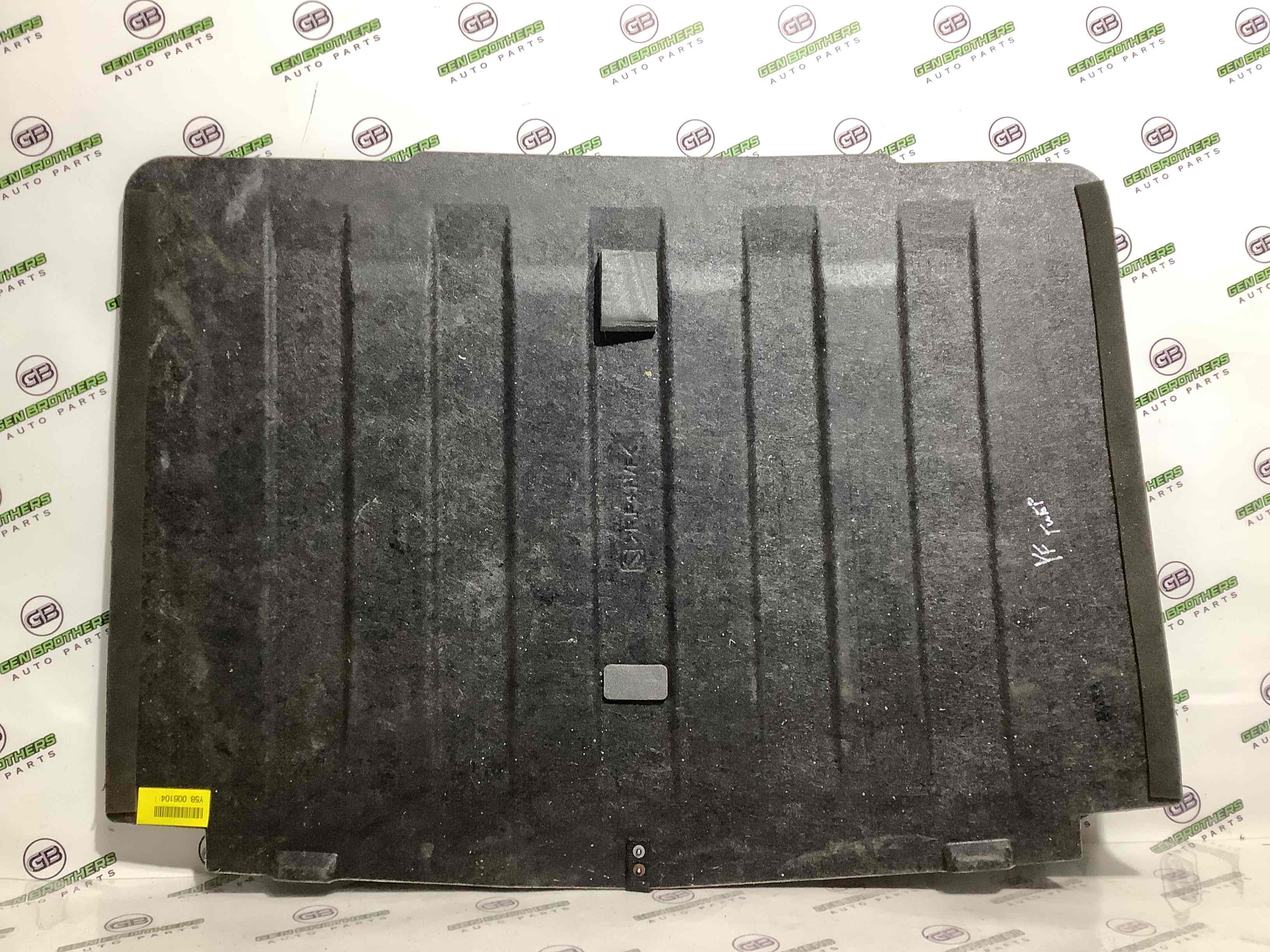 Підлогове покриття багажника, полиця багажника