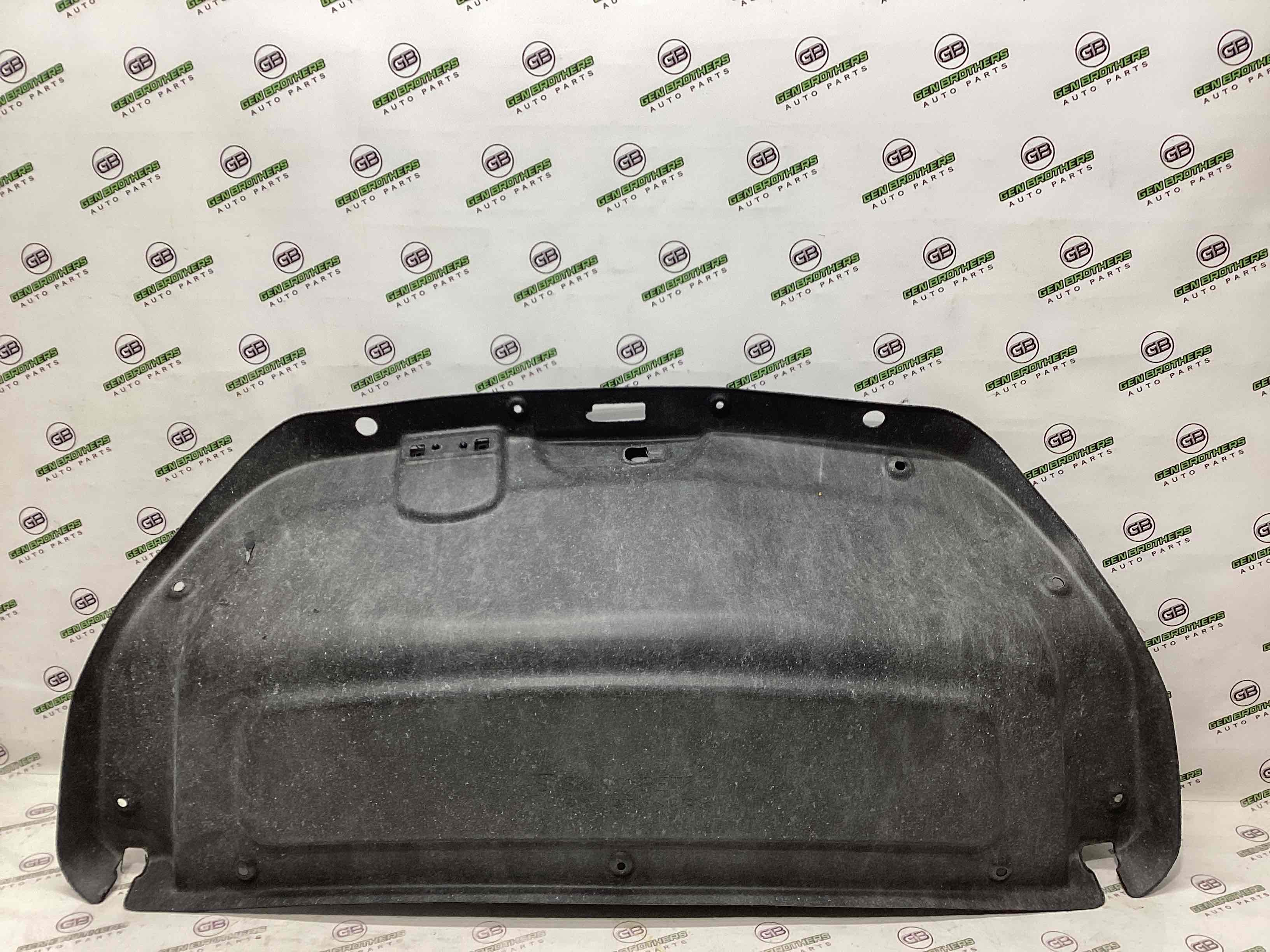 Обшивка кришки багажника