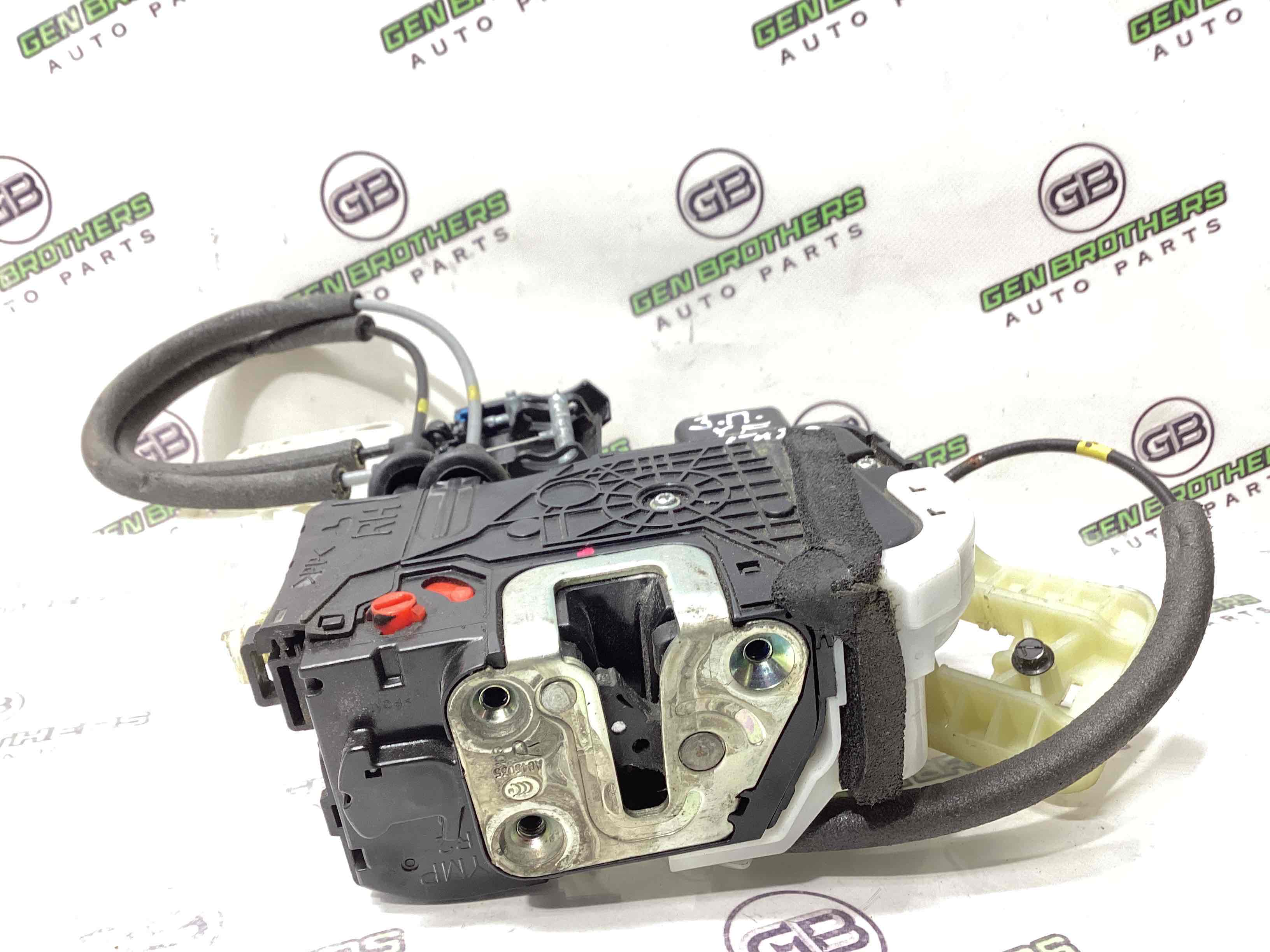 Замок дверей задньої правої