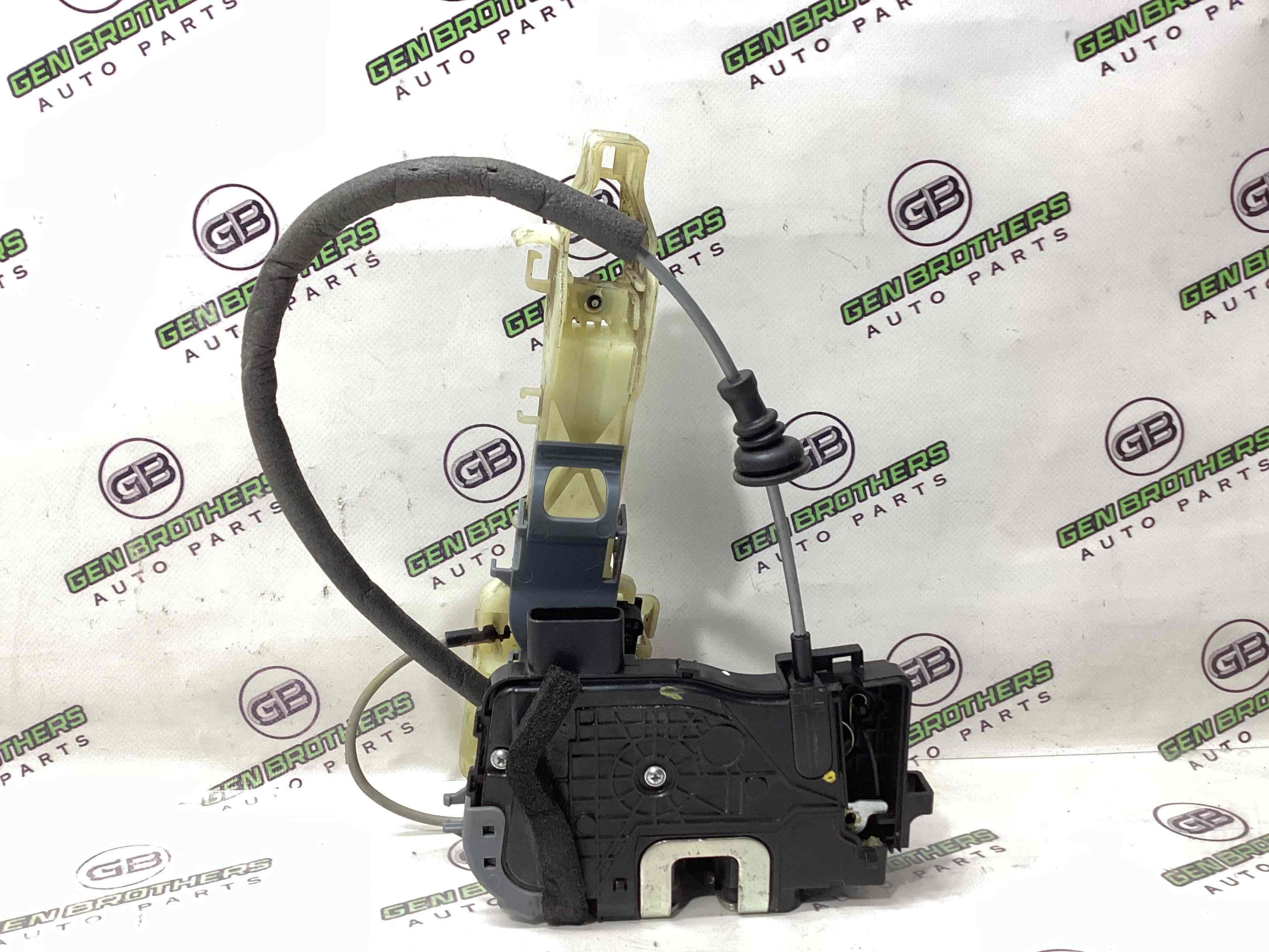 Замок дверей передньої лівої