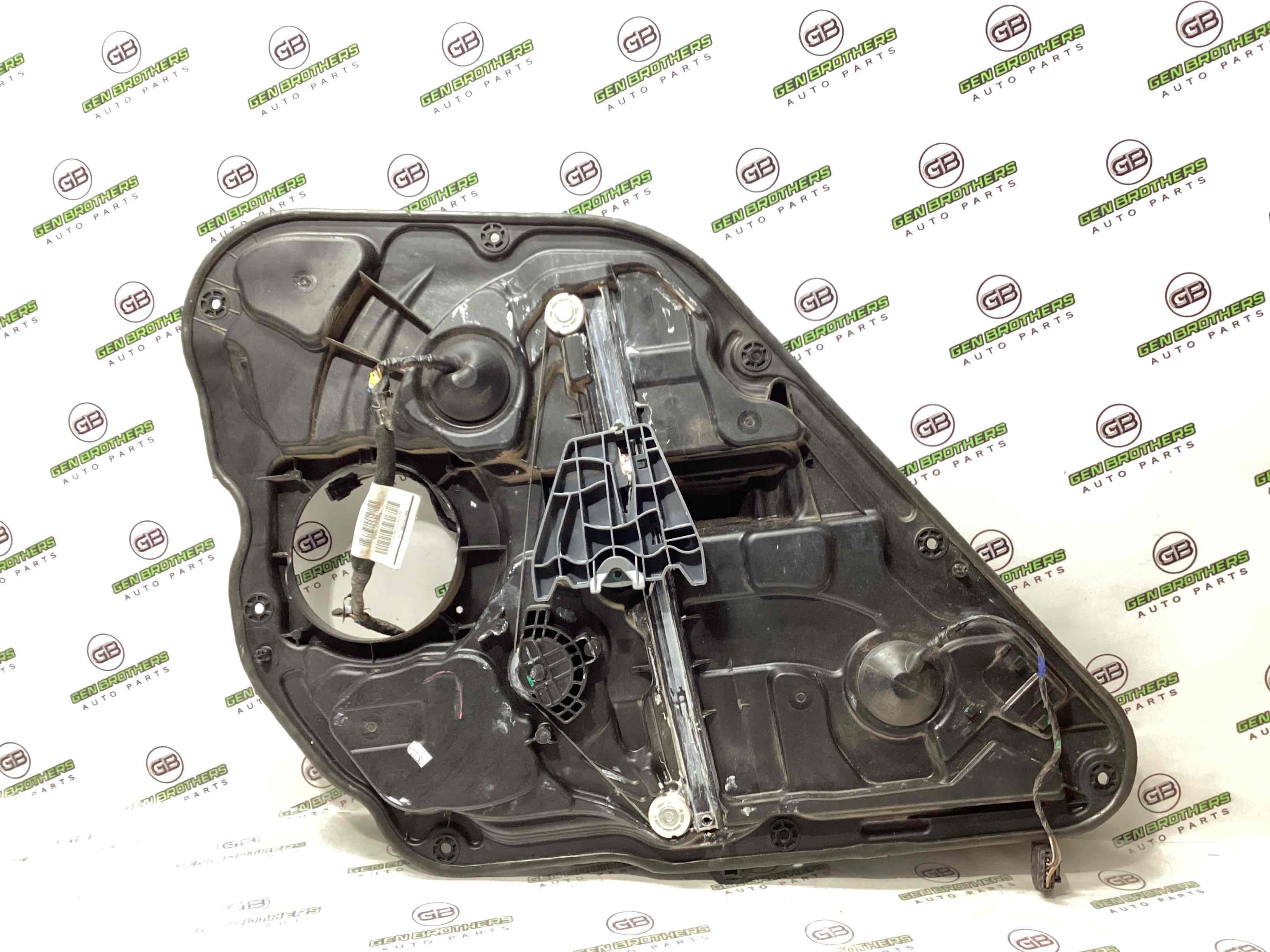 Склопідйомник задній правий