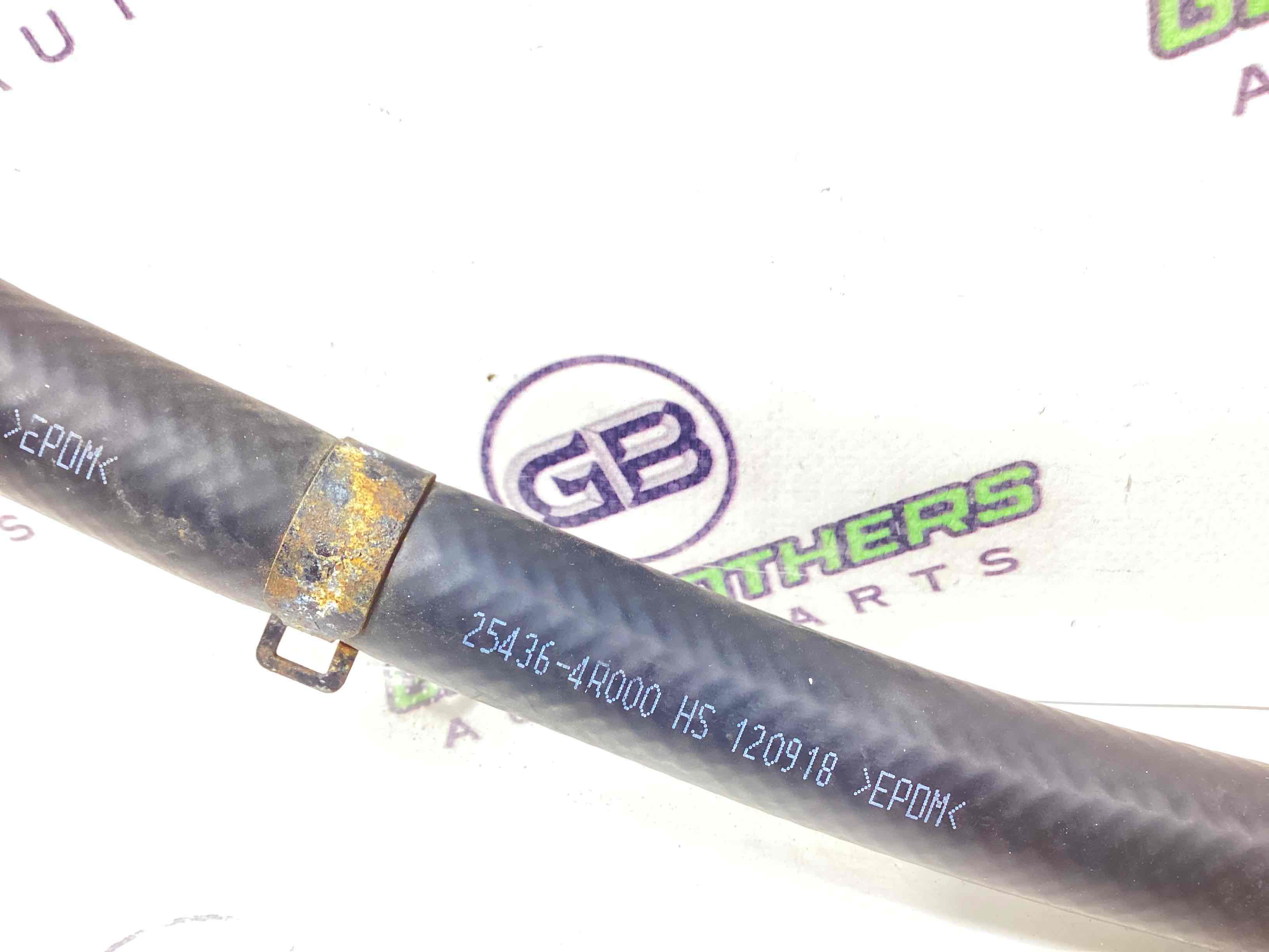 Патрубок трубопровід, шланг