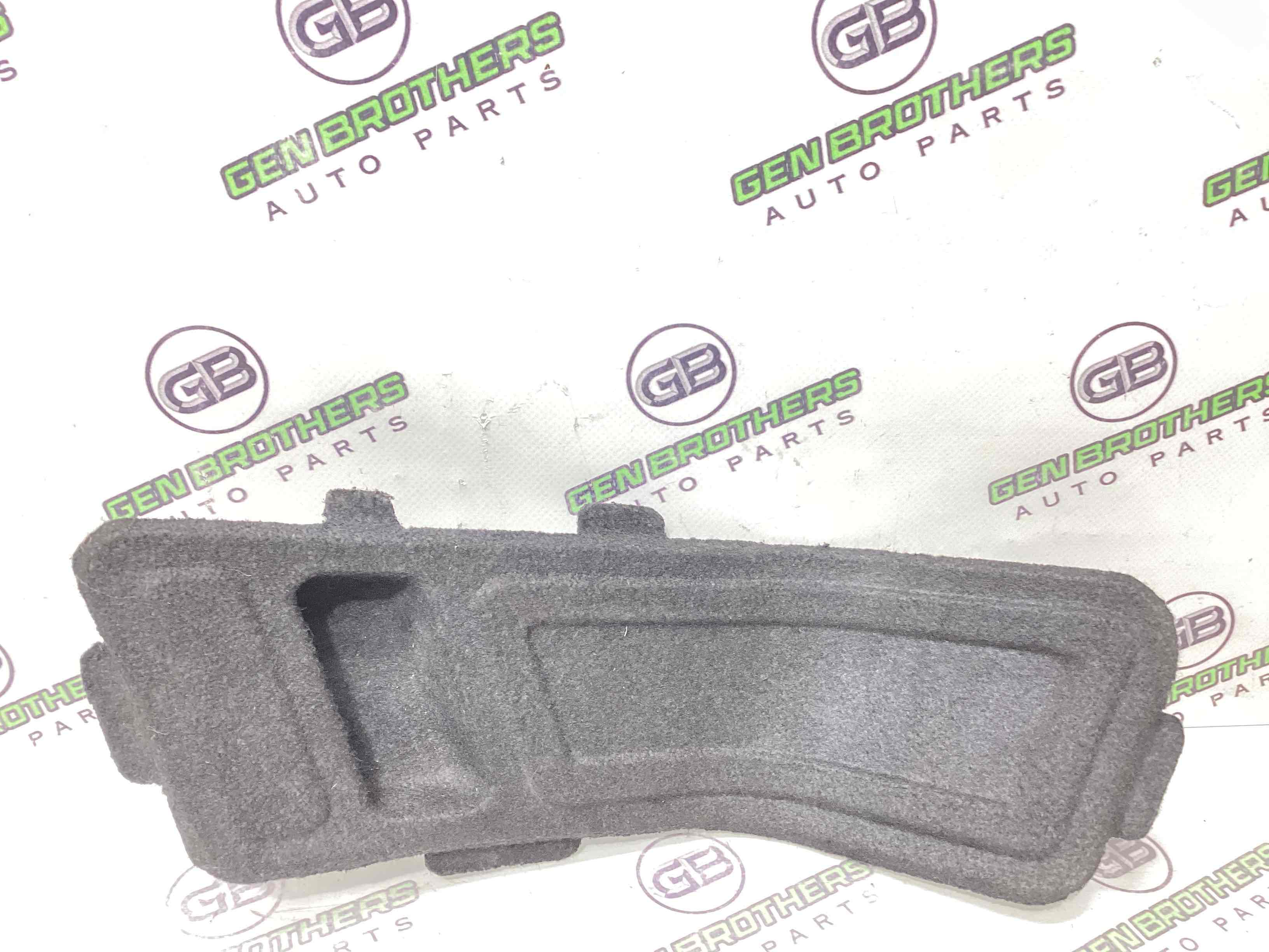 Елементи оздоблення багажника