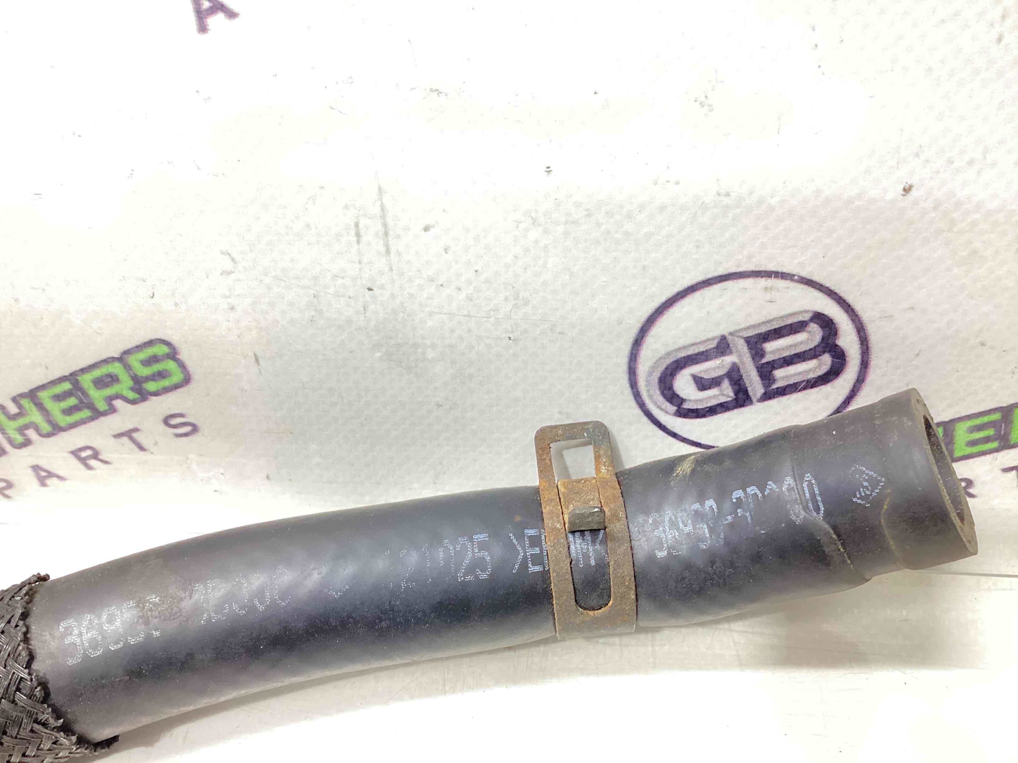 Патрубок трубопровід, шланг