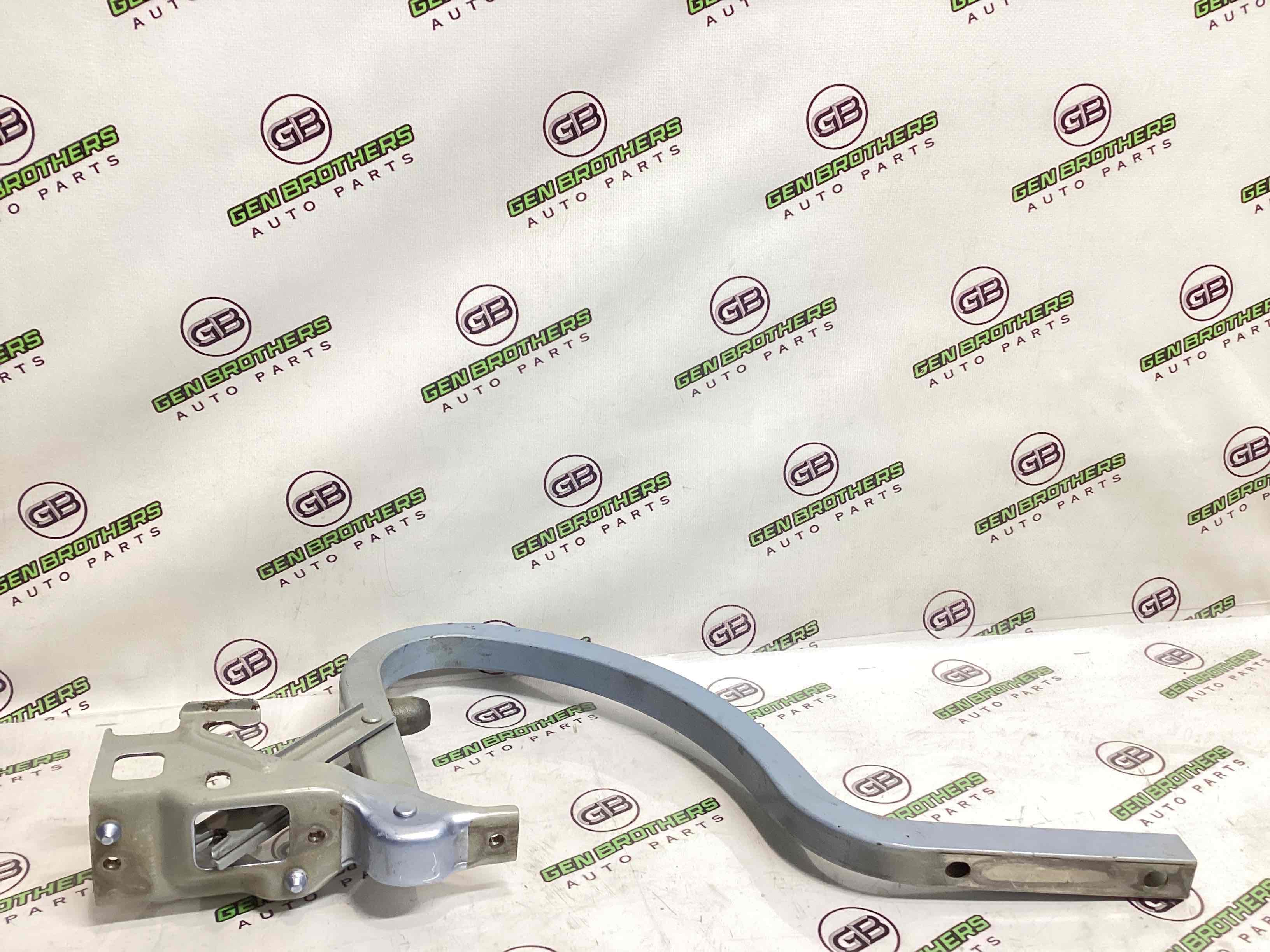 Петля кришки багажника, двері багажника