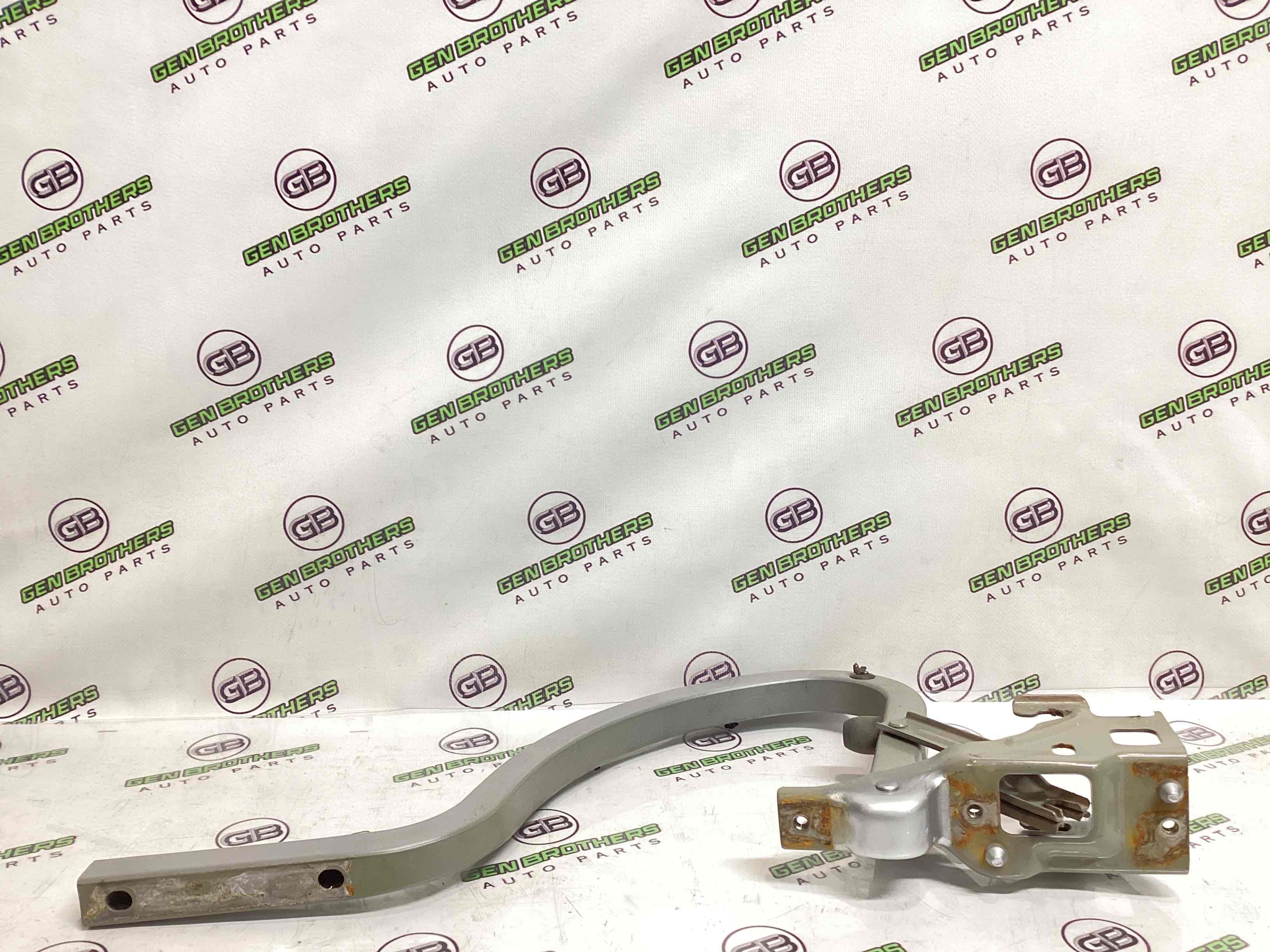 Петля кришки багажника, двері багажника