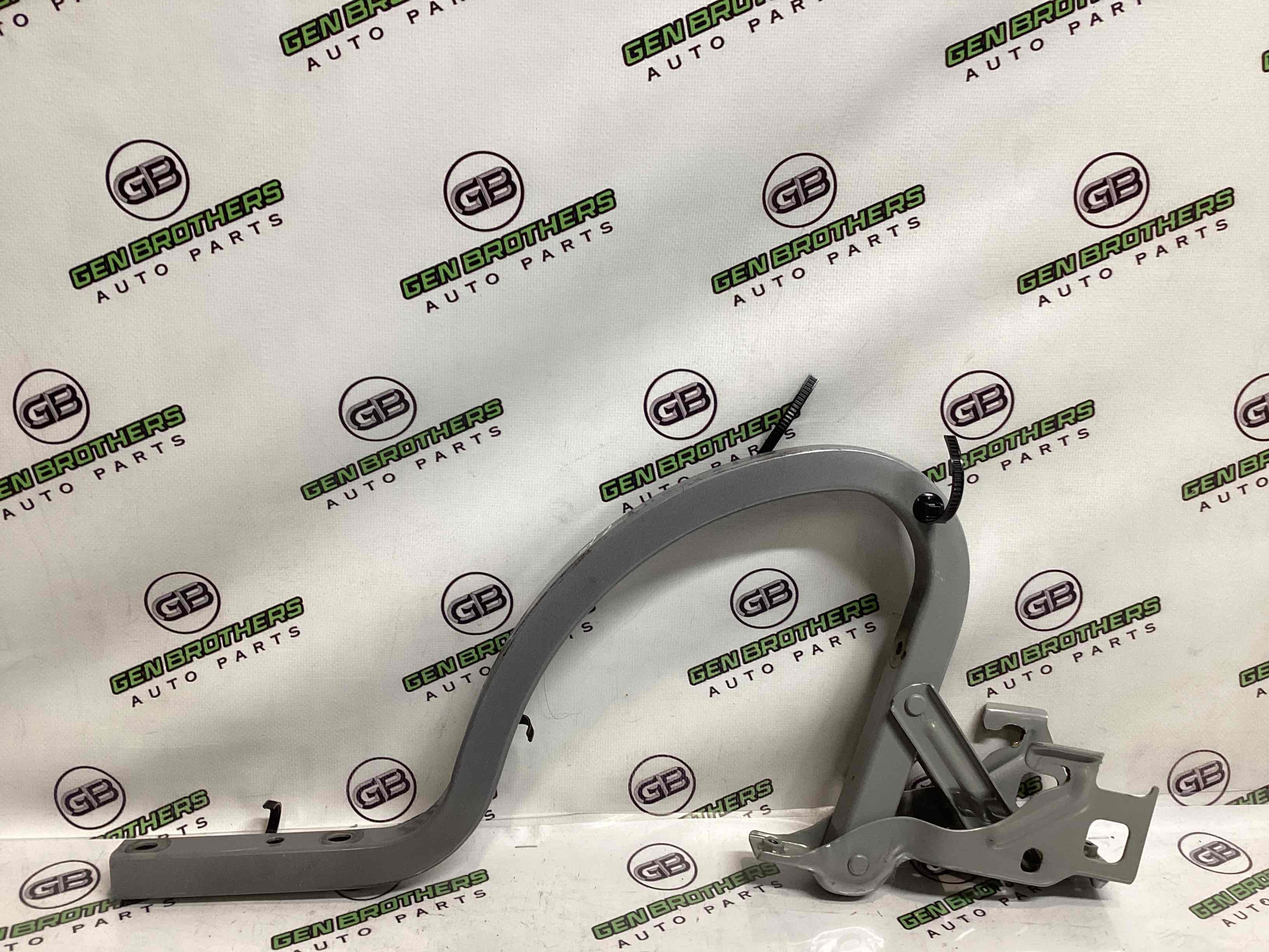 Петля кришки багажника, двері багажника