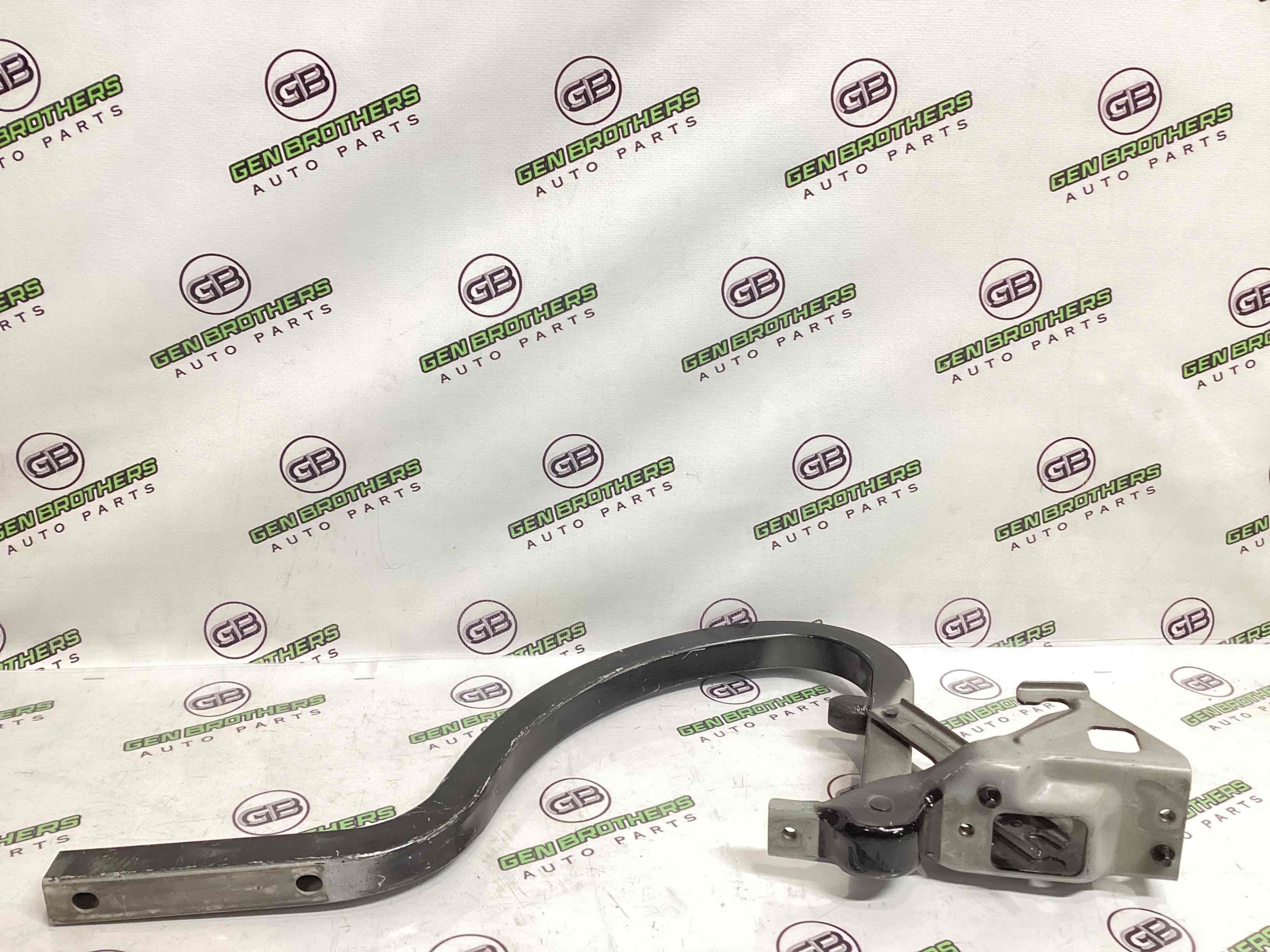 Петля кришки багажника, двері багажника