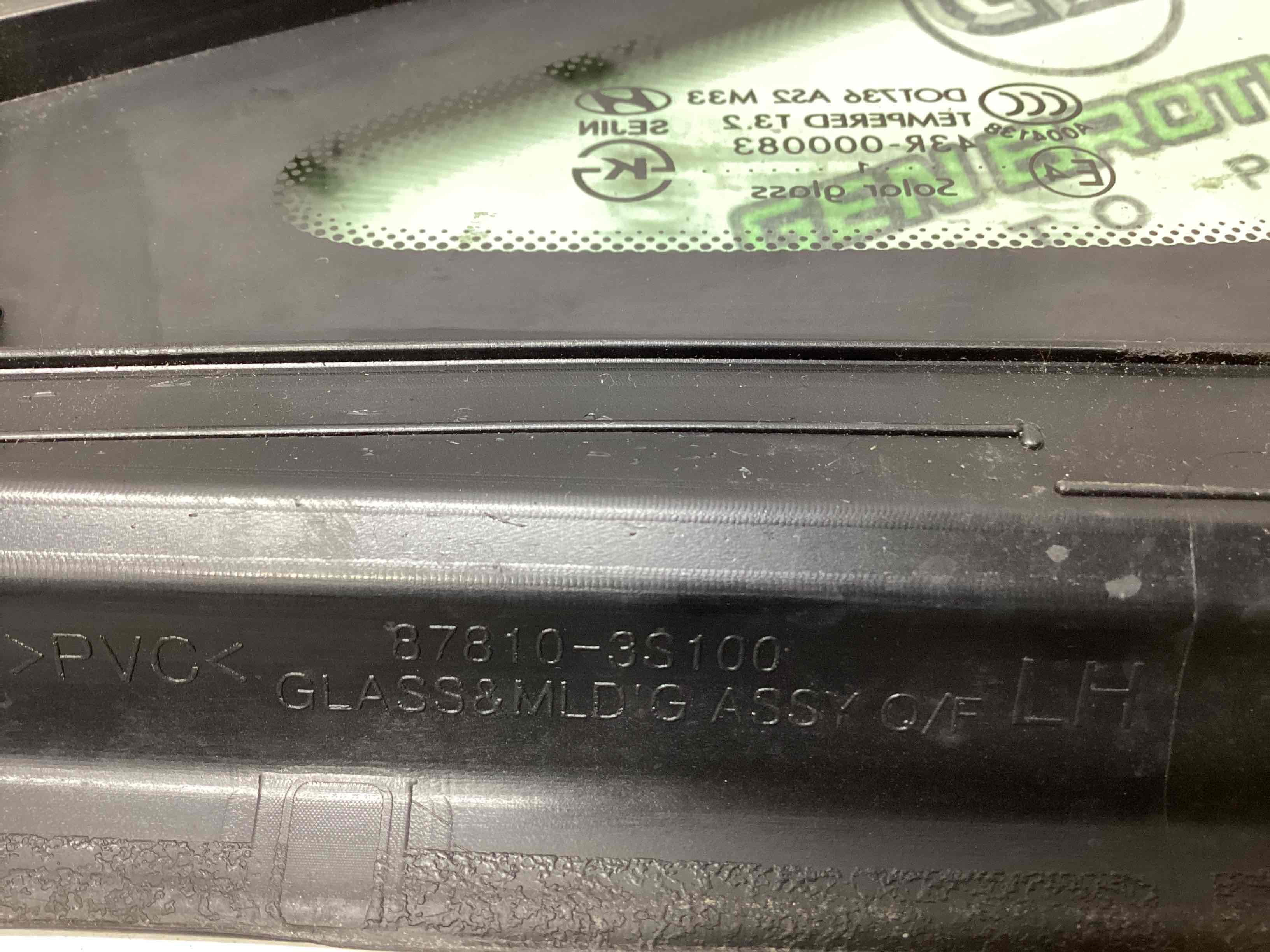 Скло кузовне бічне ліве