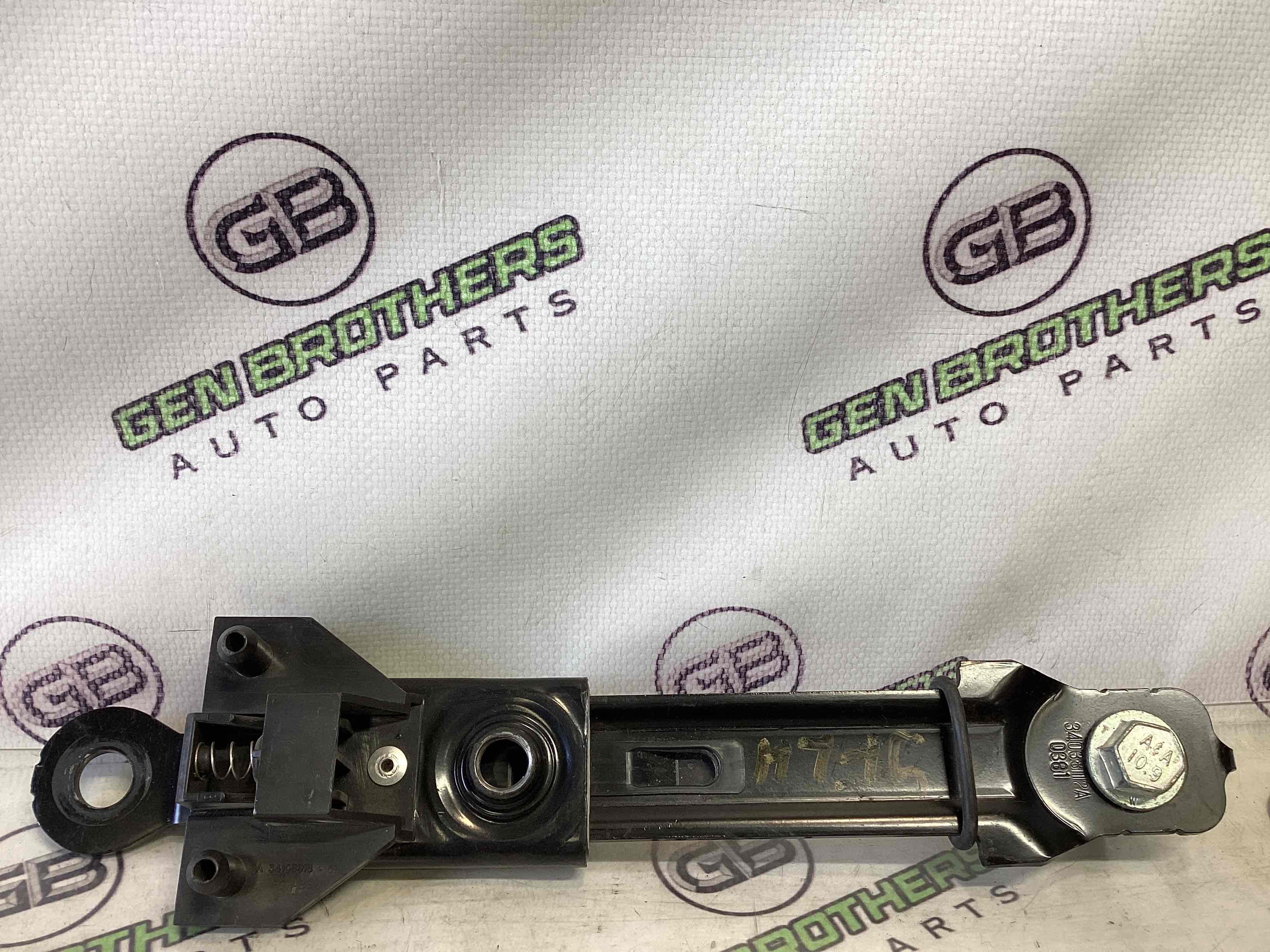 Регулятор висоти ременя безпеки