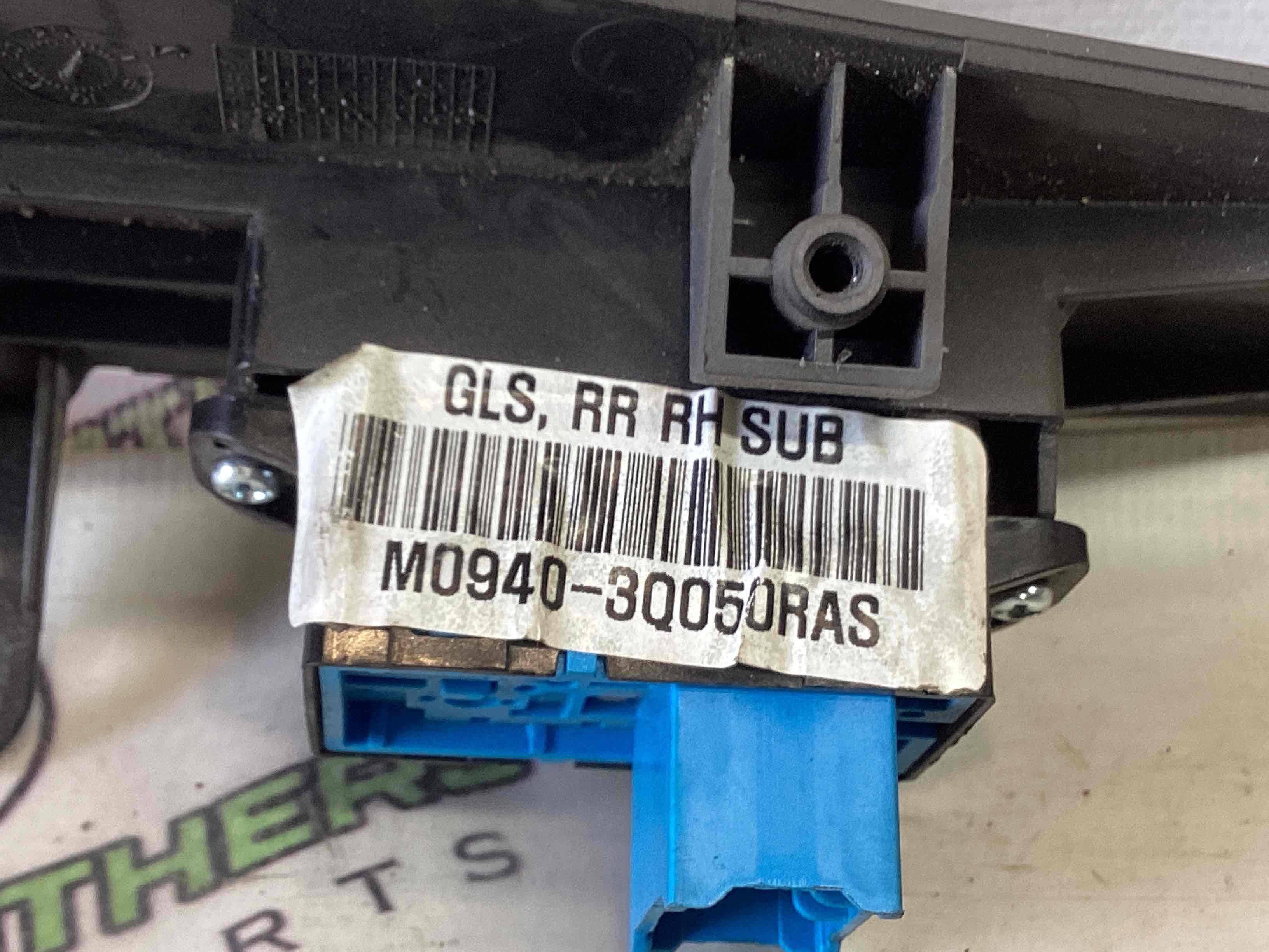 Кнопки керування склопідйомниками