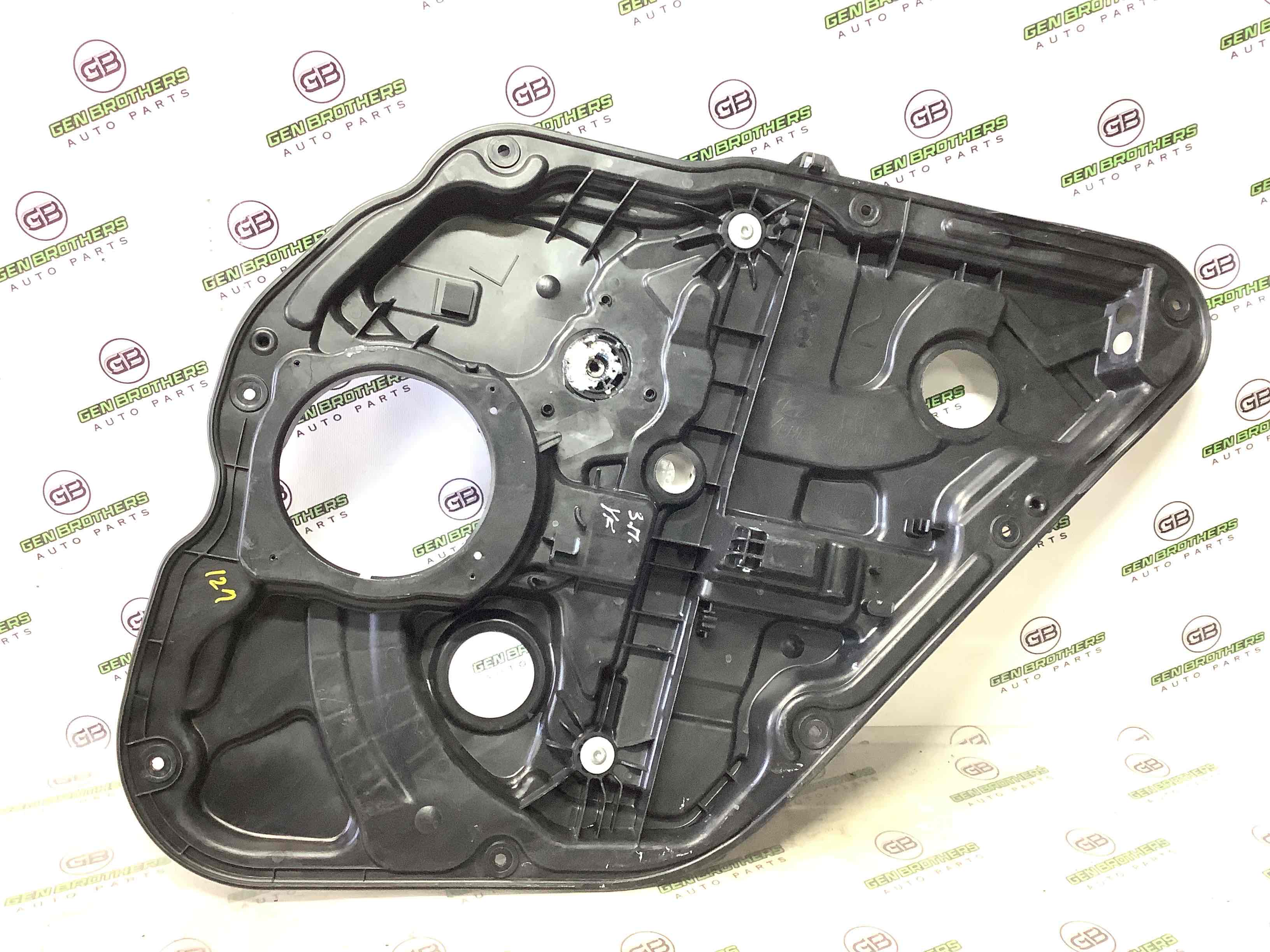 Склопідйомник задній правий