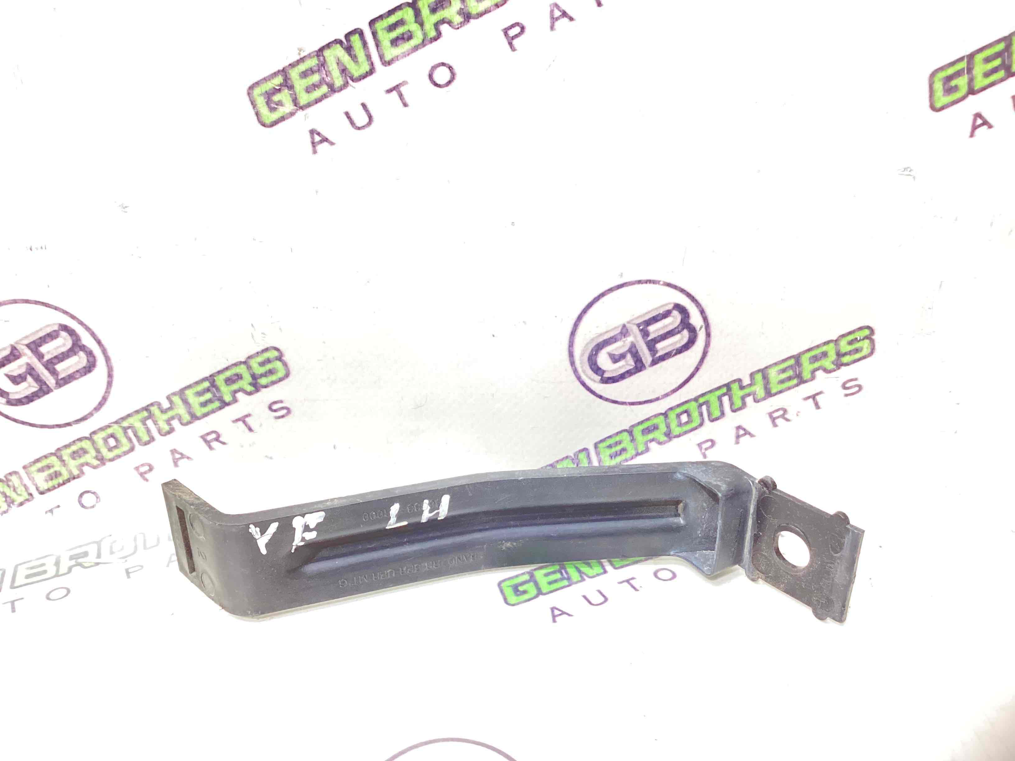 Кріплення заднього бампера ліве