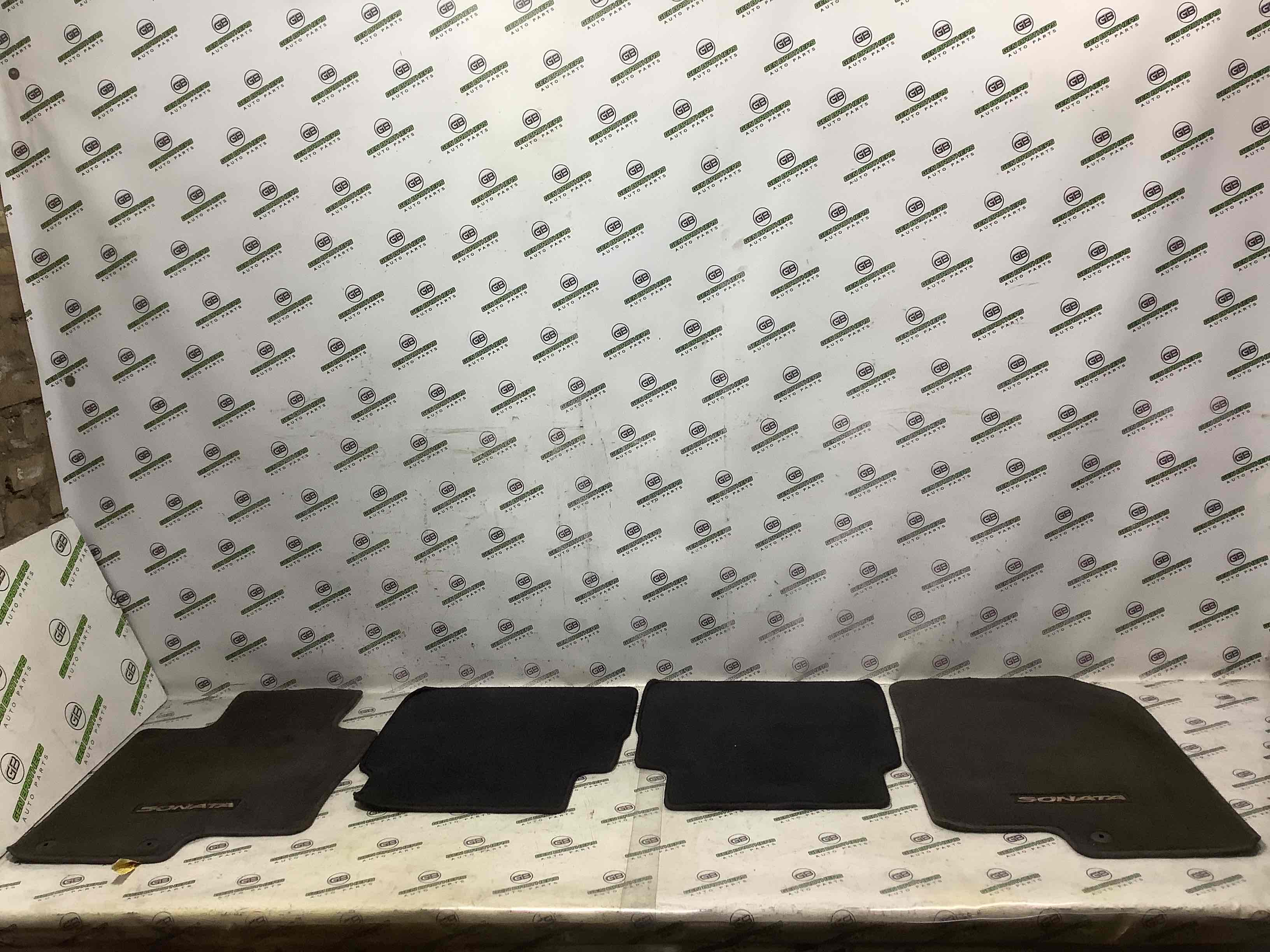 Килимки комплекти, підлога салону