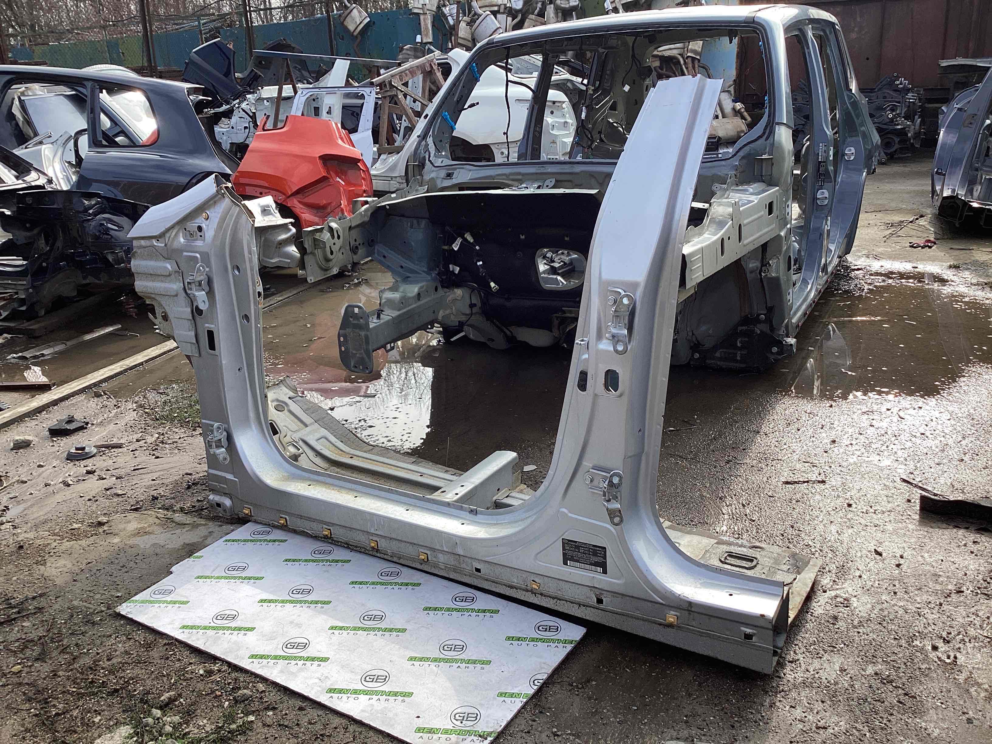 Стійки кузова та пороги