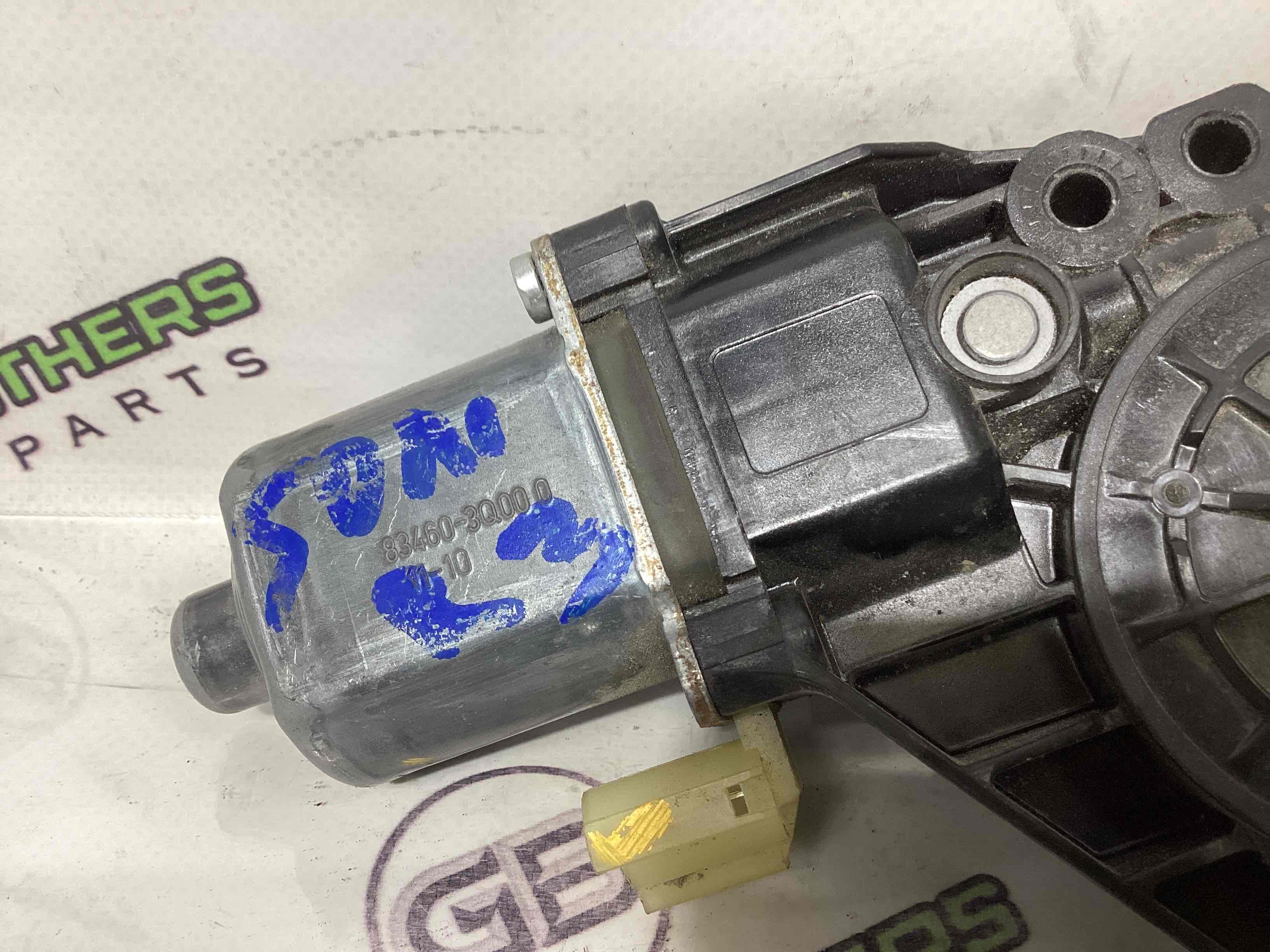 Моторчик склопідйомника