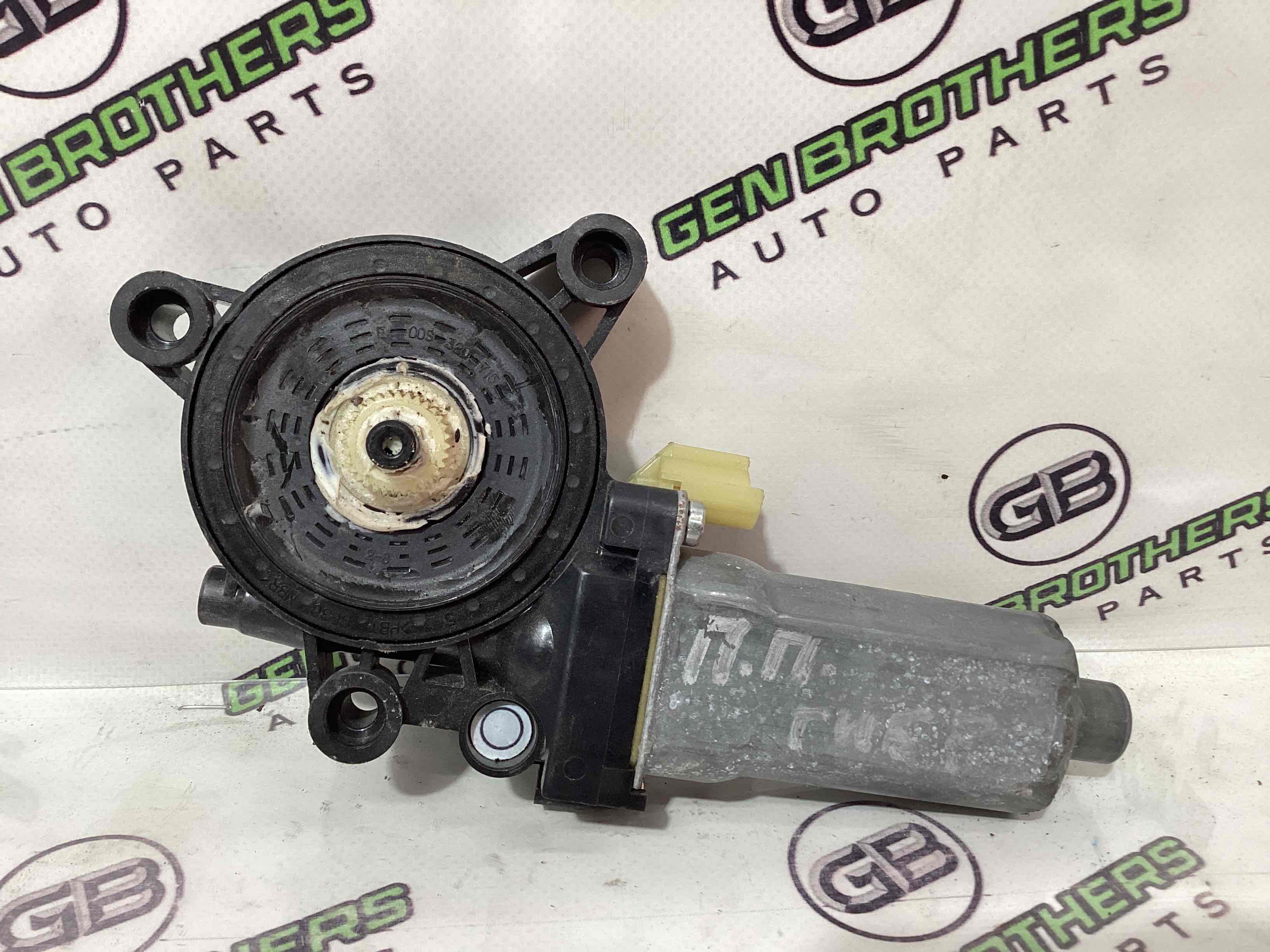 Моторчик склопідйомника