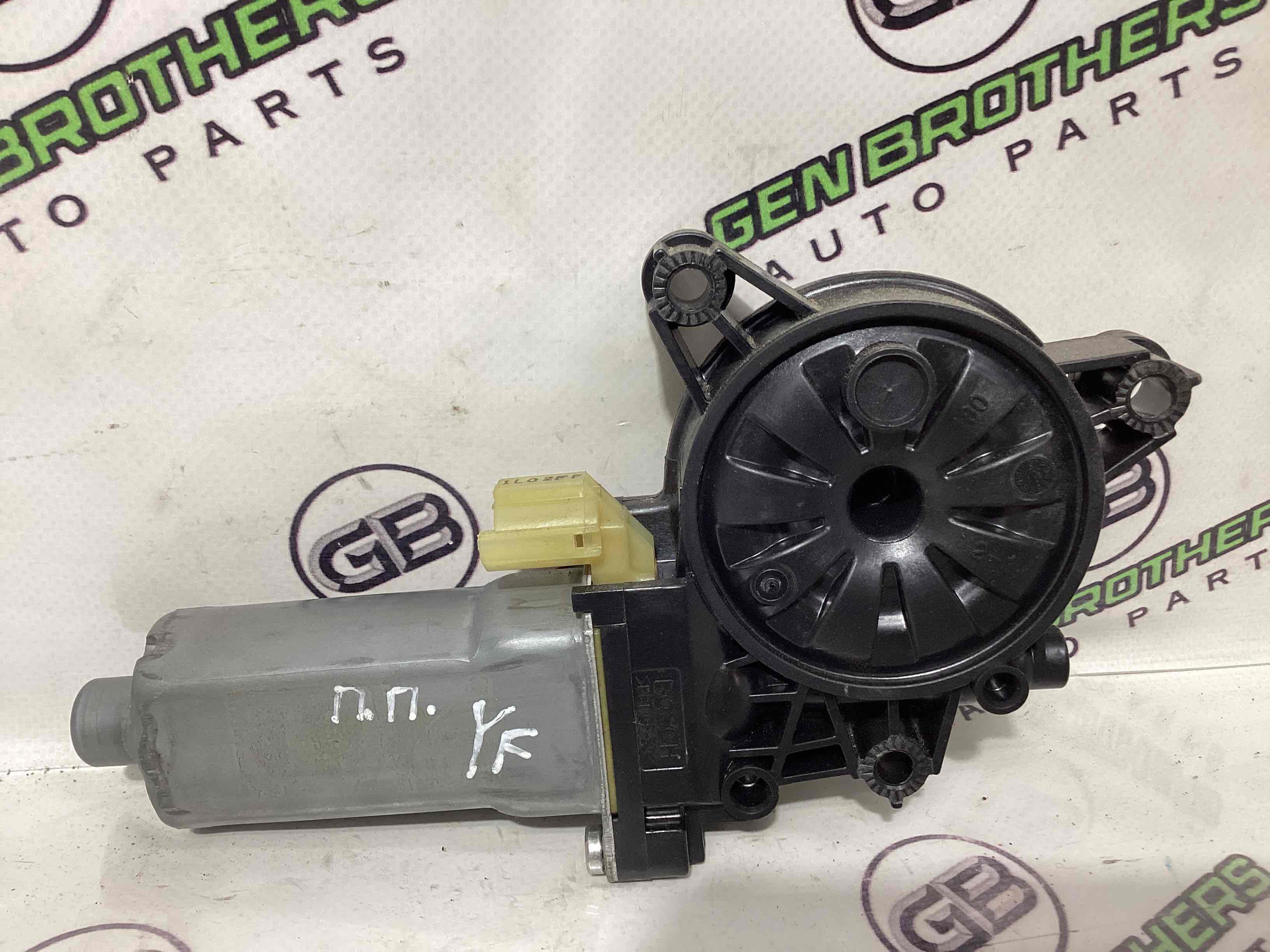 Моторчик склопідйомника