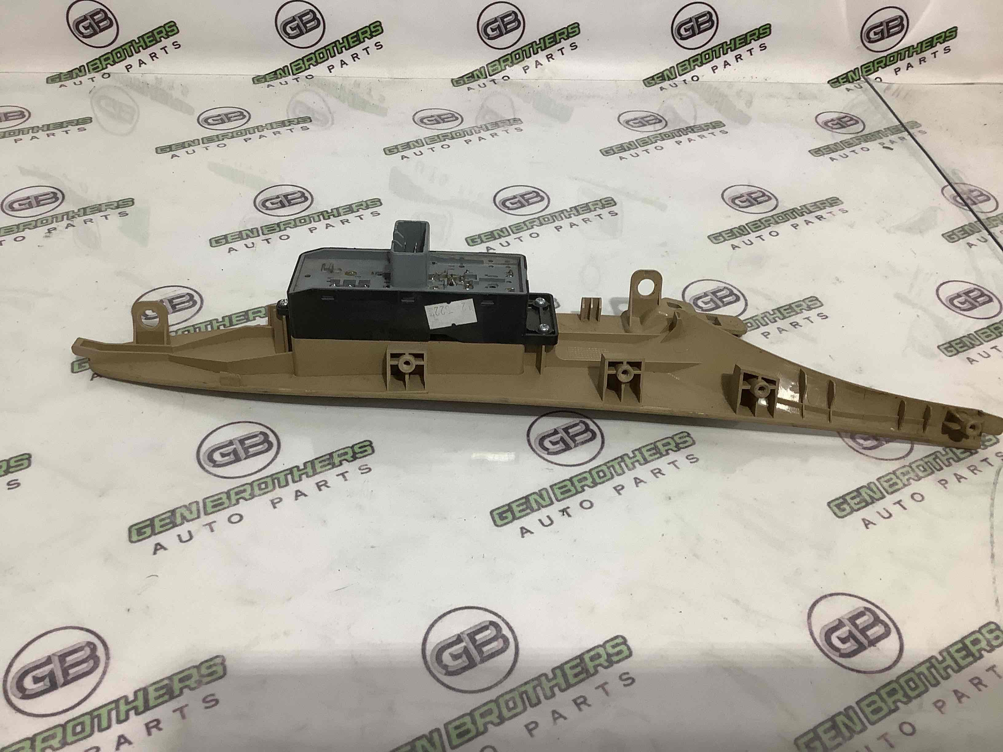 Кнопки керування склопідйомниками