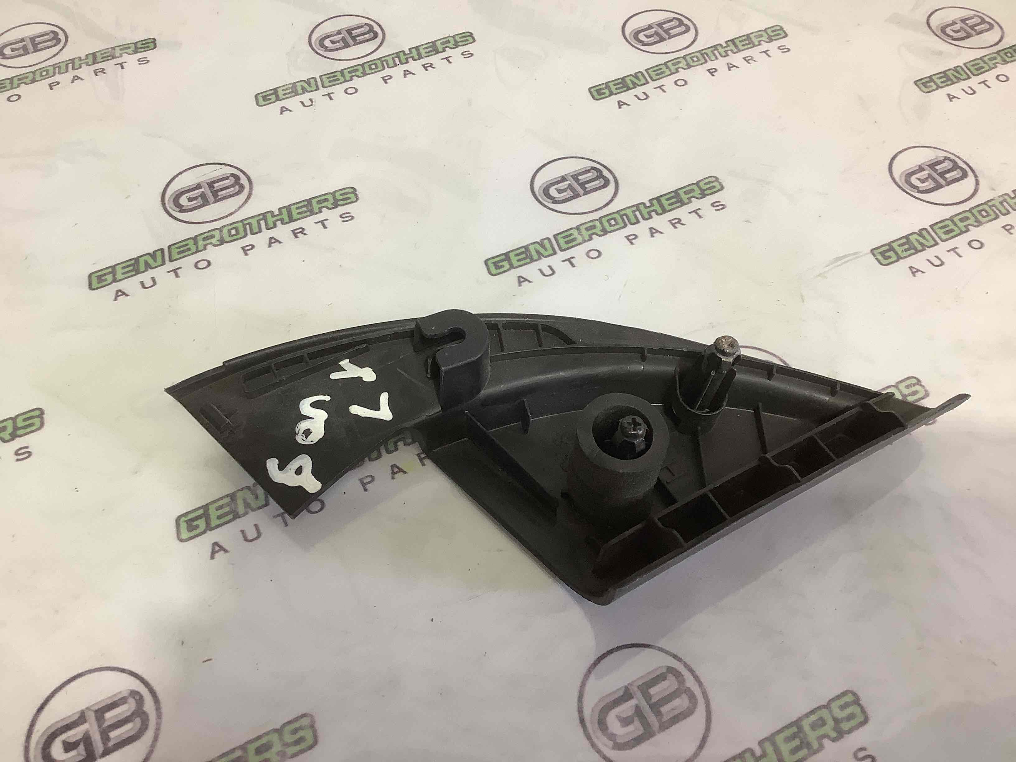 Корпус, накладка, кріплення лівого дзеркала