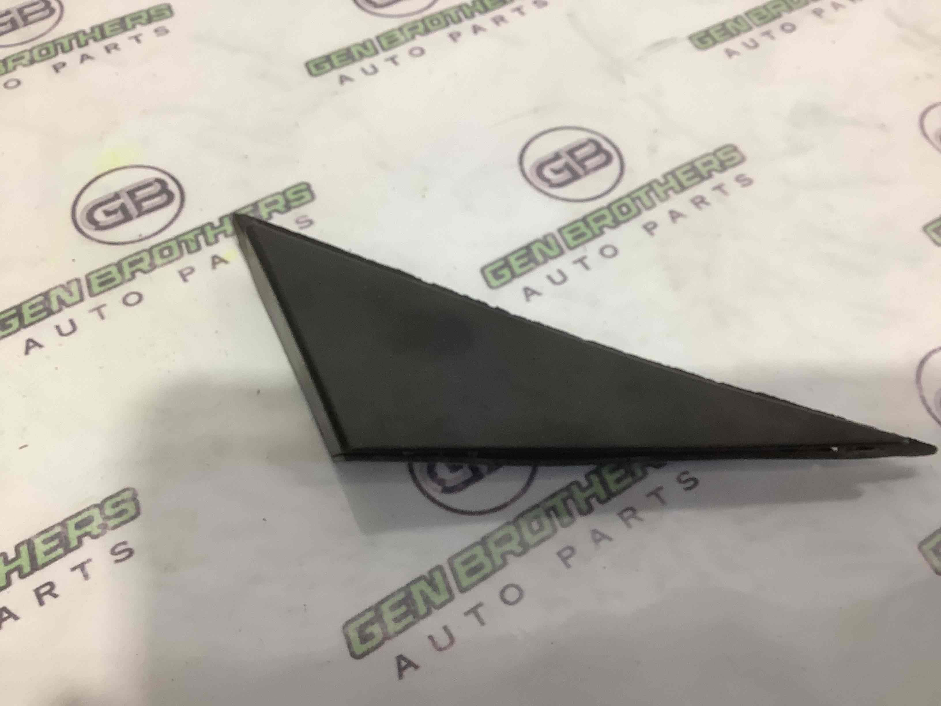 Корпус, накладка, кріплення лівого дзеркала