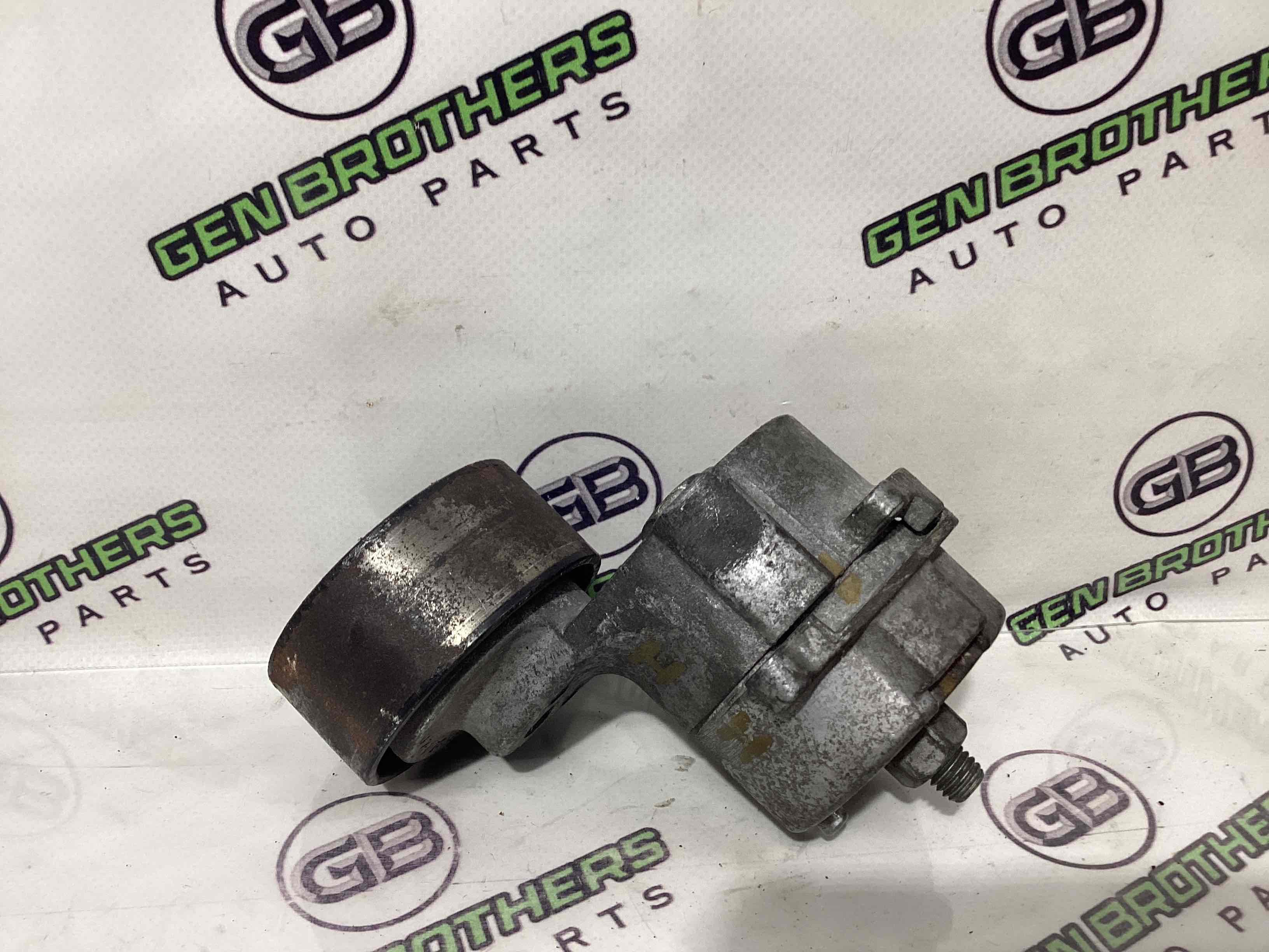 Механізм натягу ременя, ланцюга, ролика