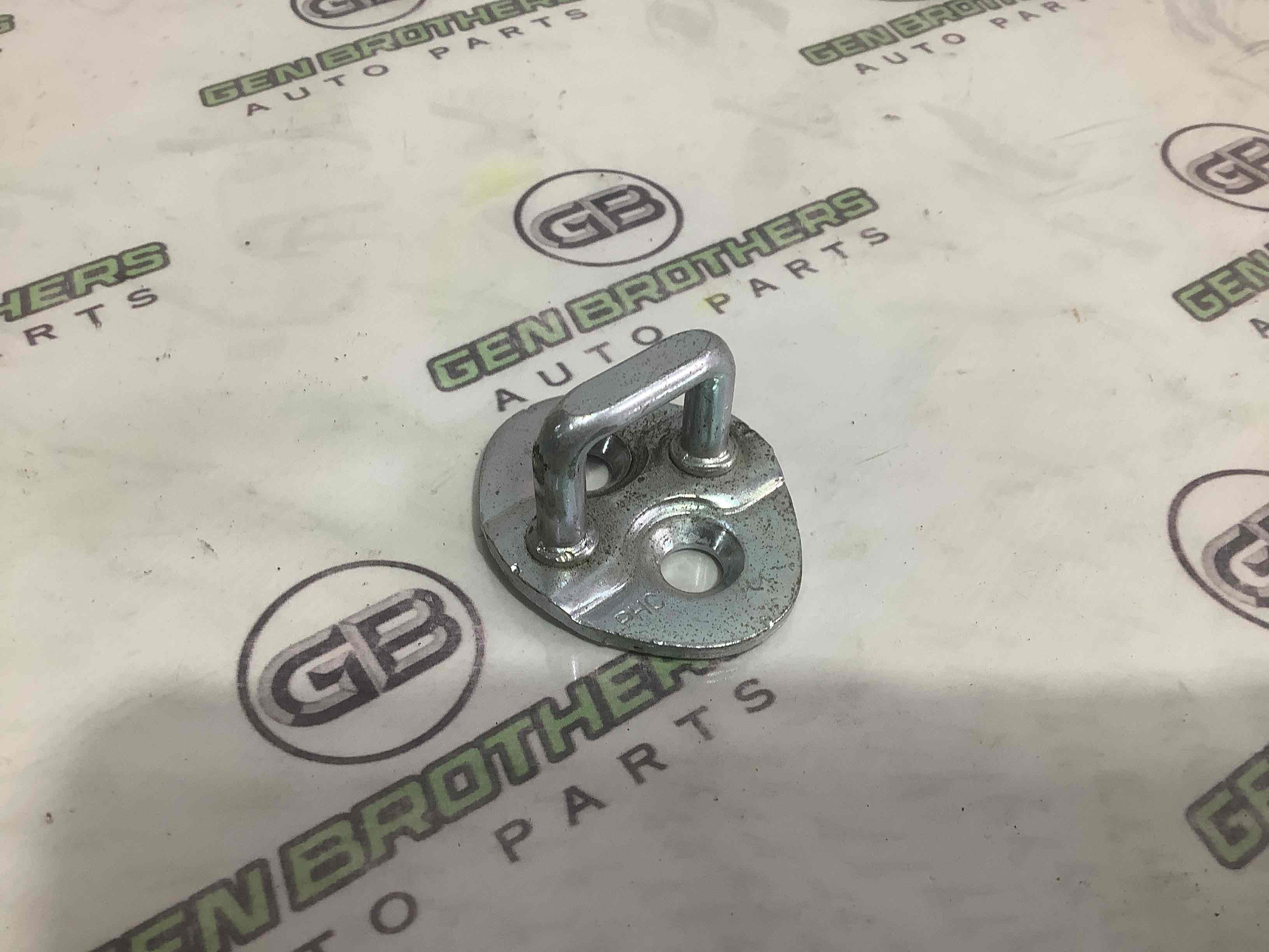 Замок дверей задньої правої