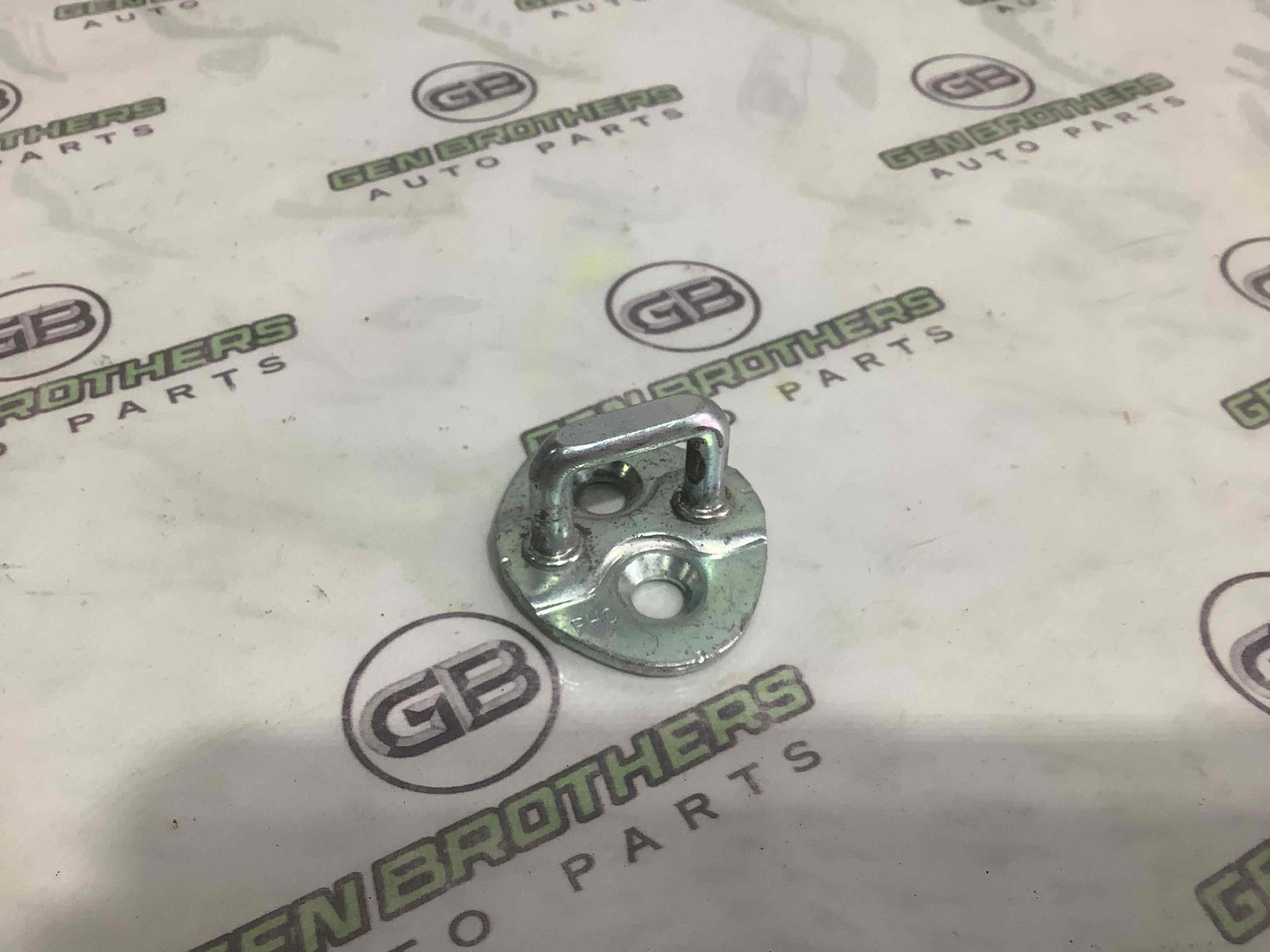 Замок дверей передньої лівої