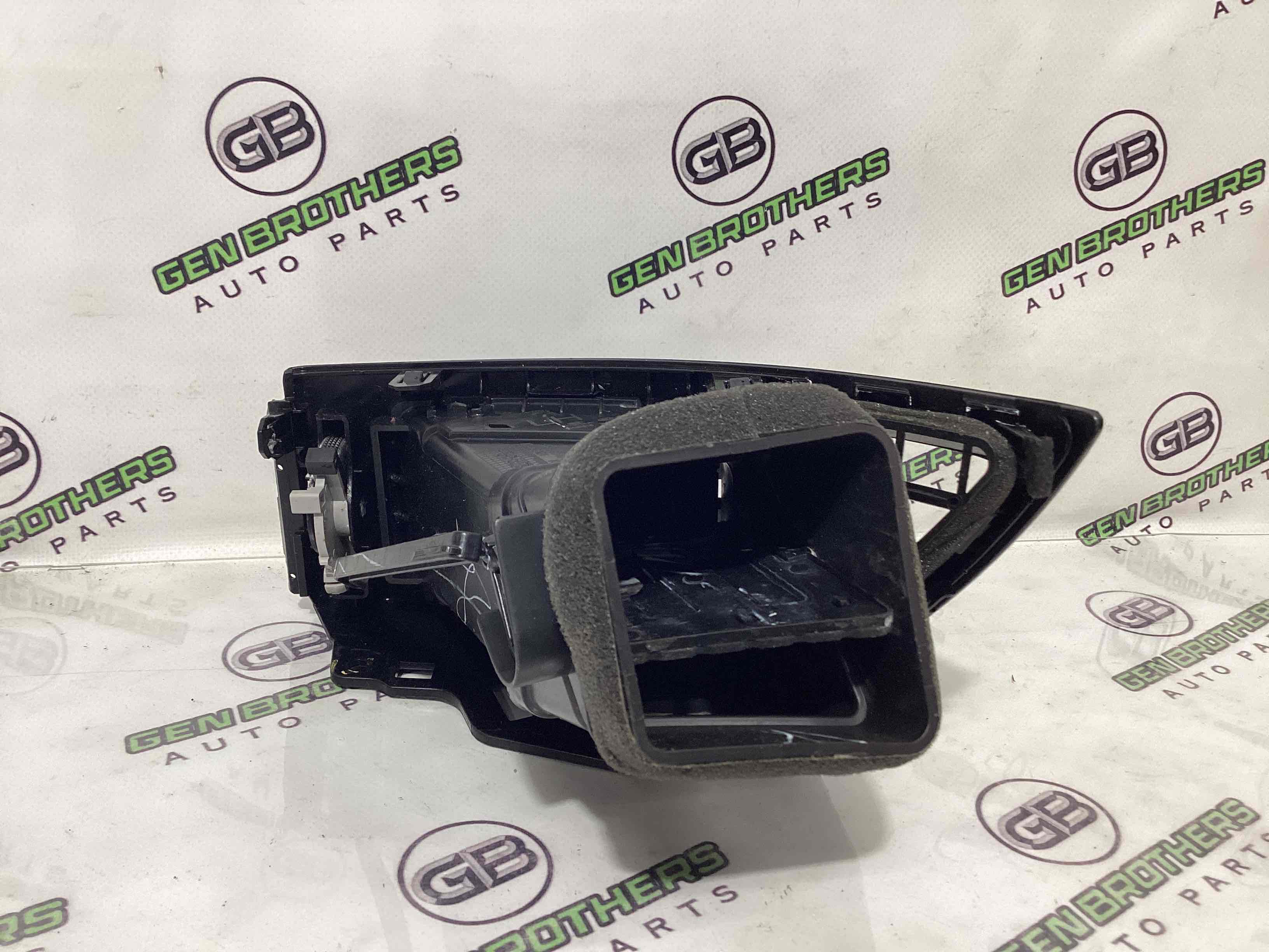 Дефлектор обдува салона