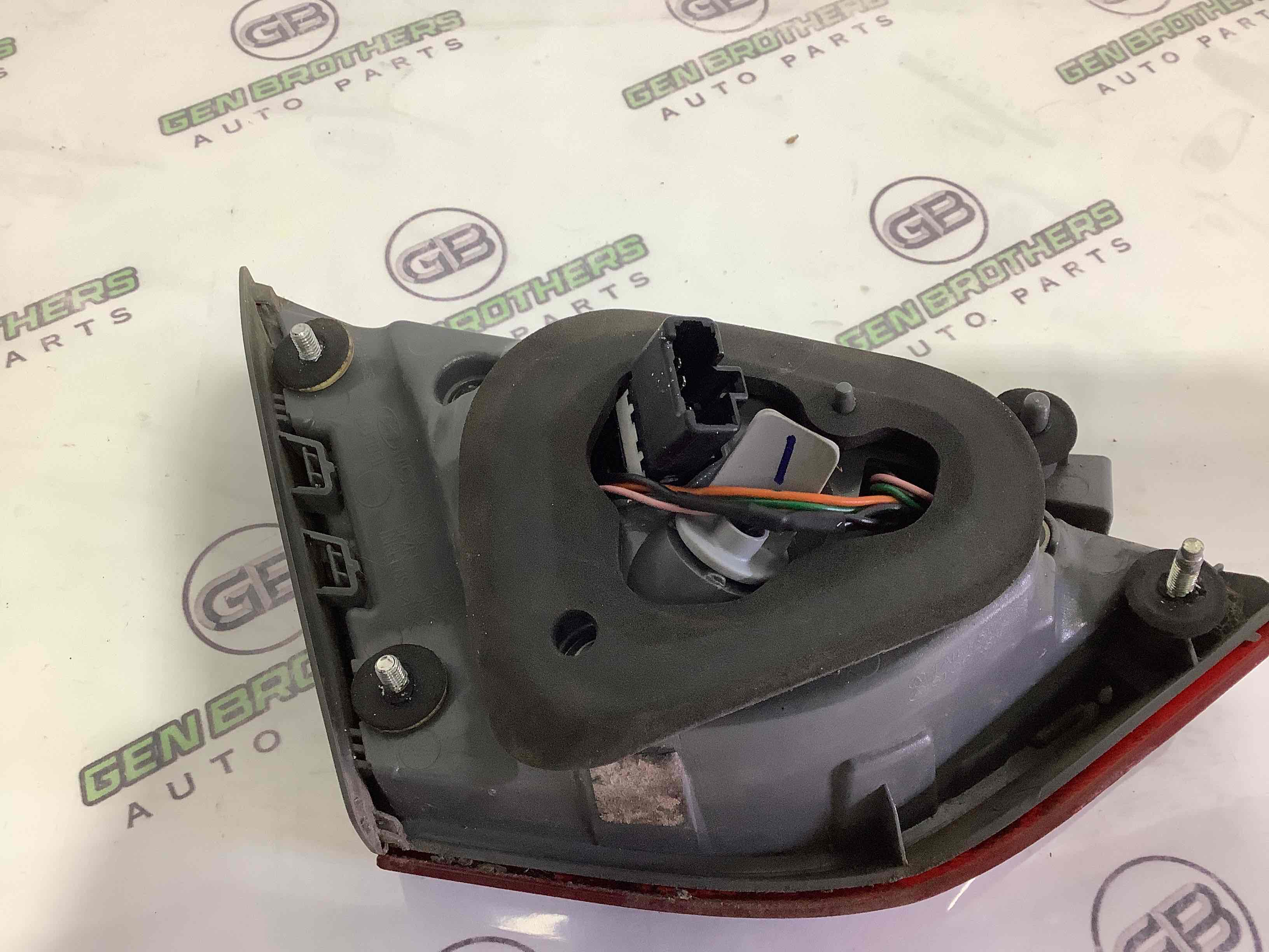 Ліхтар задній правий