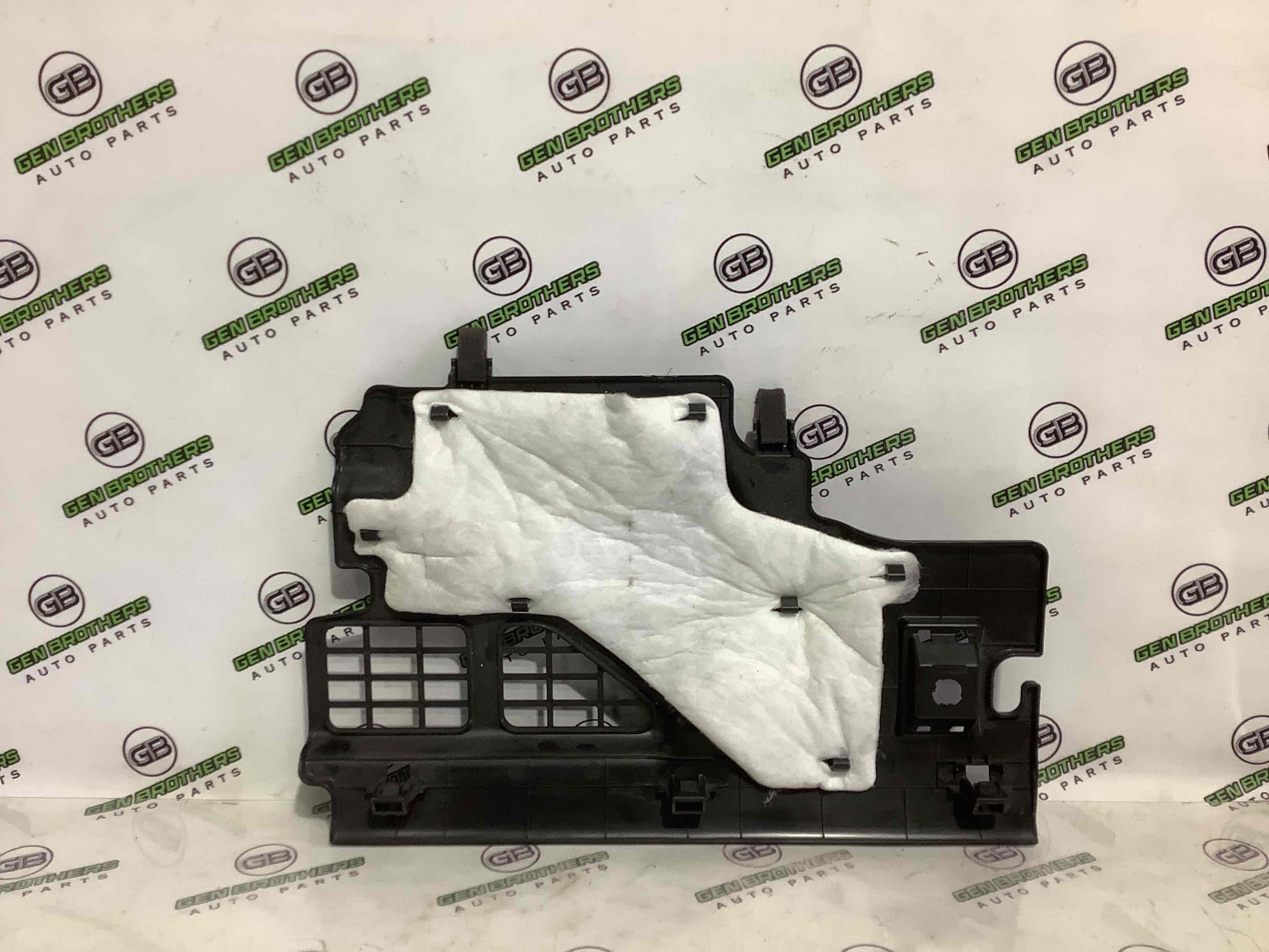 Обшивка панелі приладів торпедо