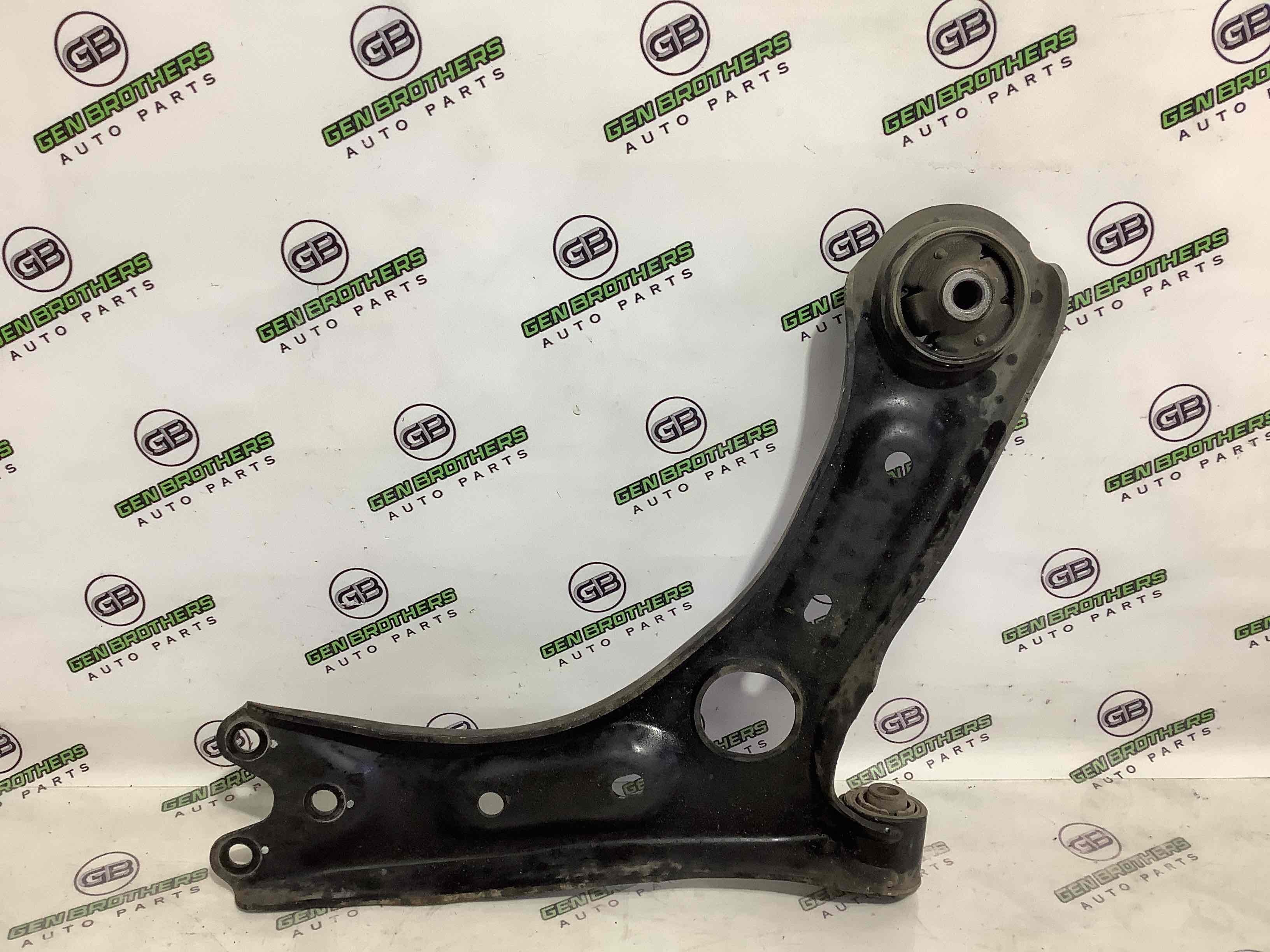 Важіль передній лівий