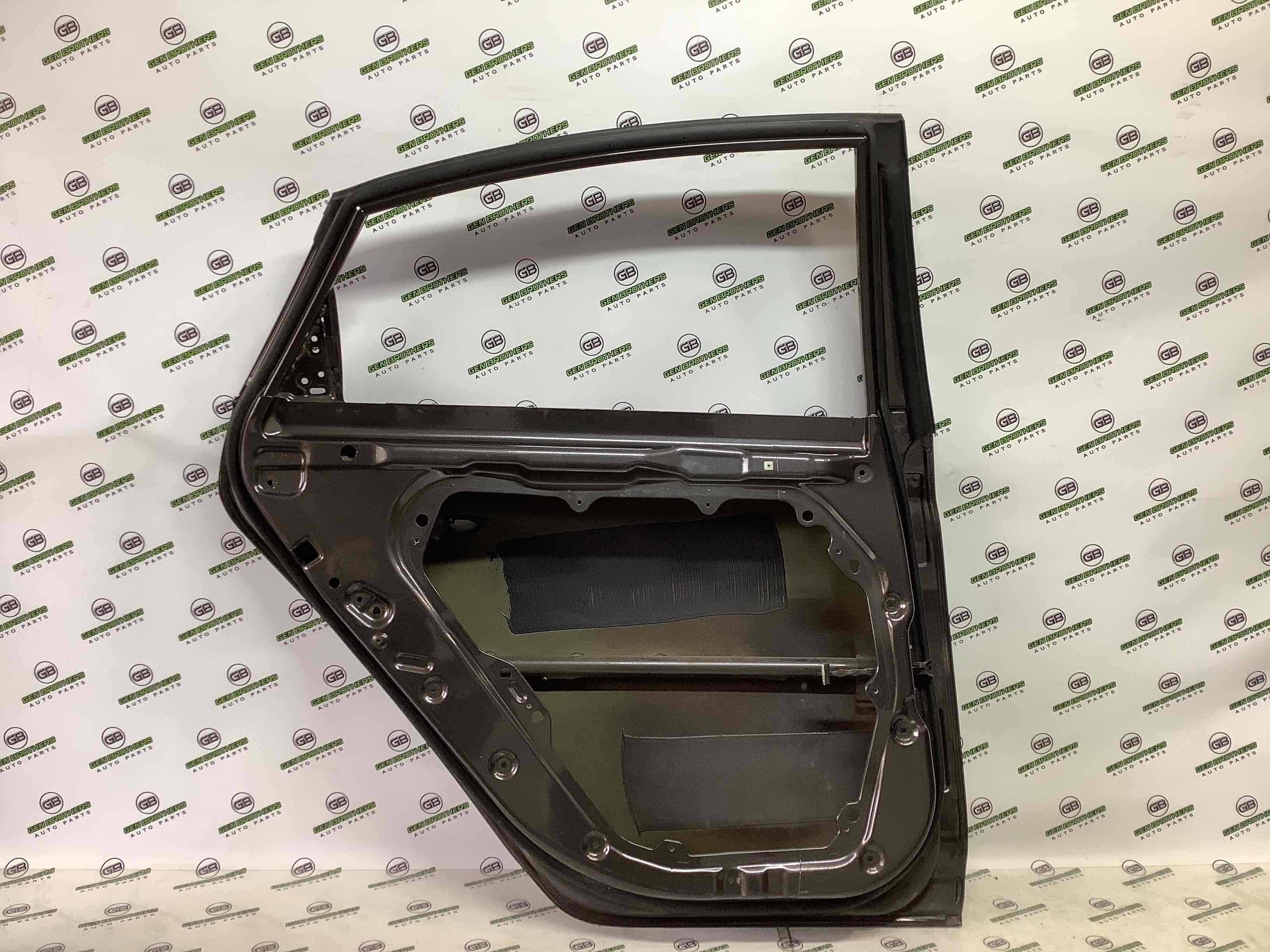 Двері задні ліві