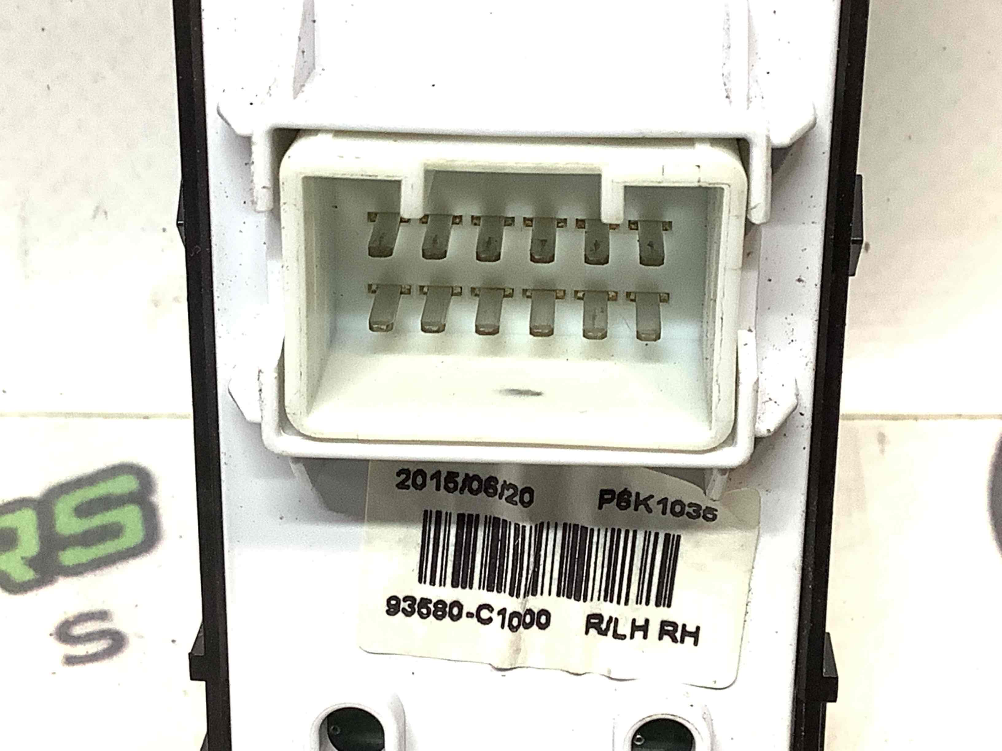 Кнопки керування склопідйомниками