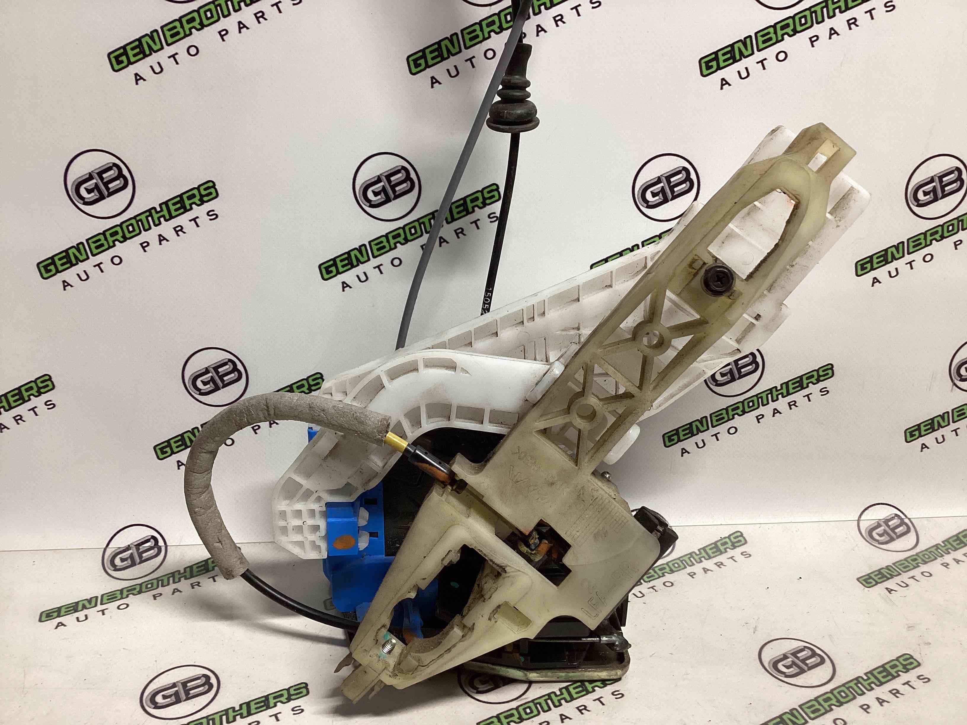 Замок дверей задньої правої