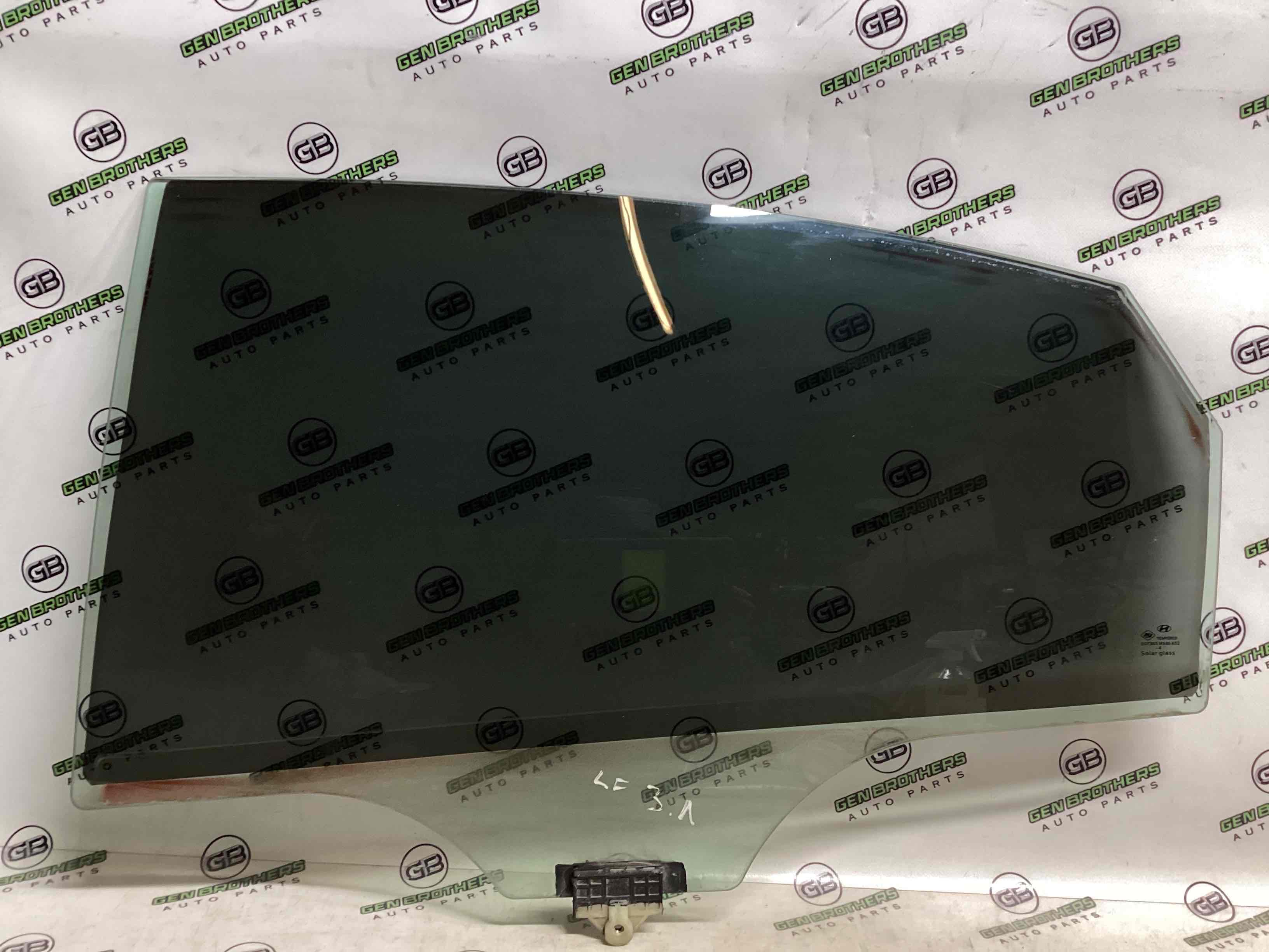 Скло заднє ліве