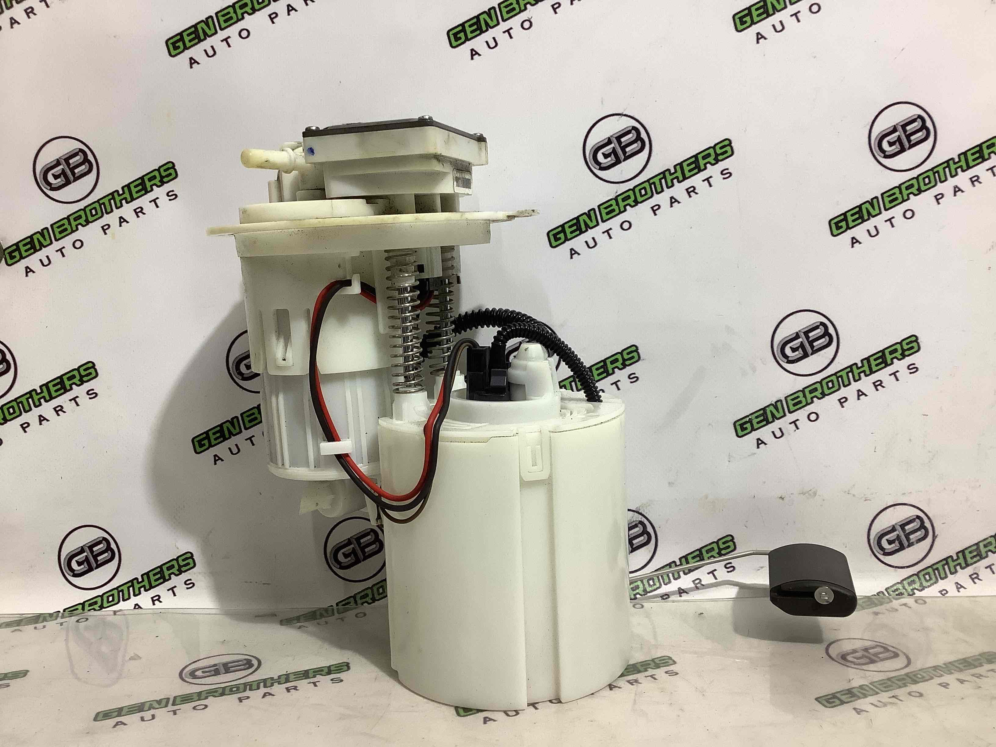 Насос паливний