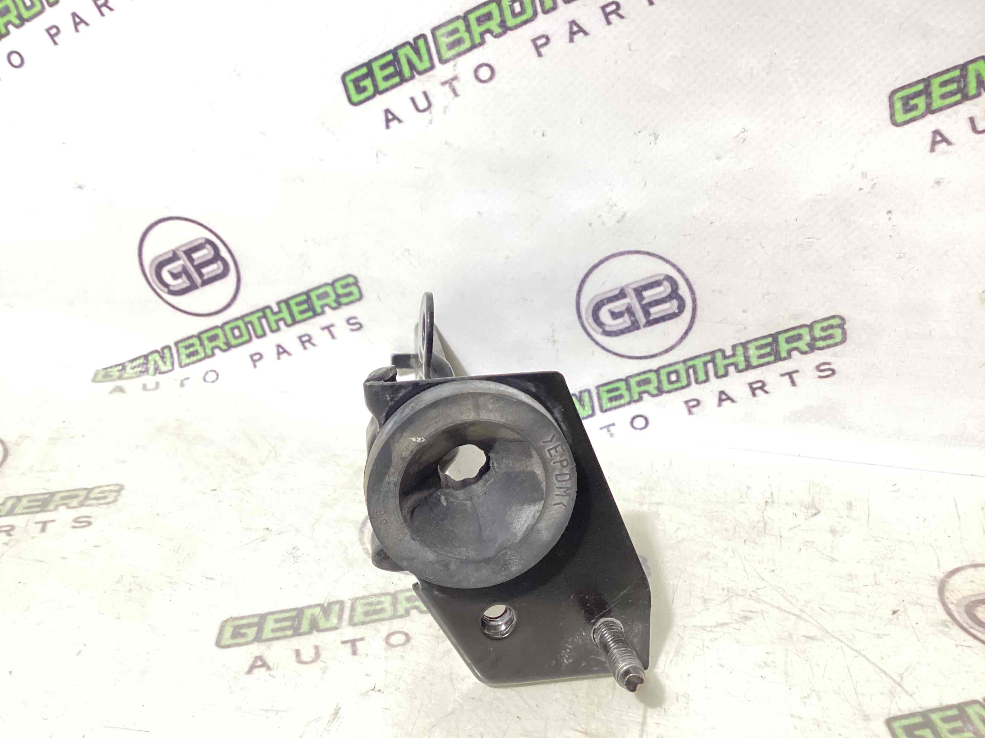 Кріплення, кронштейн