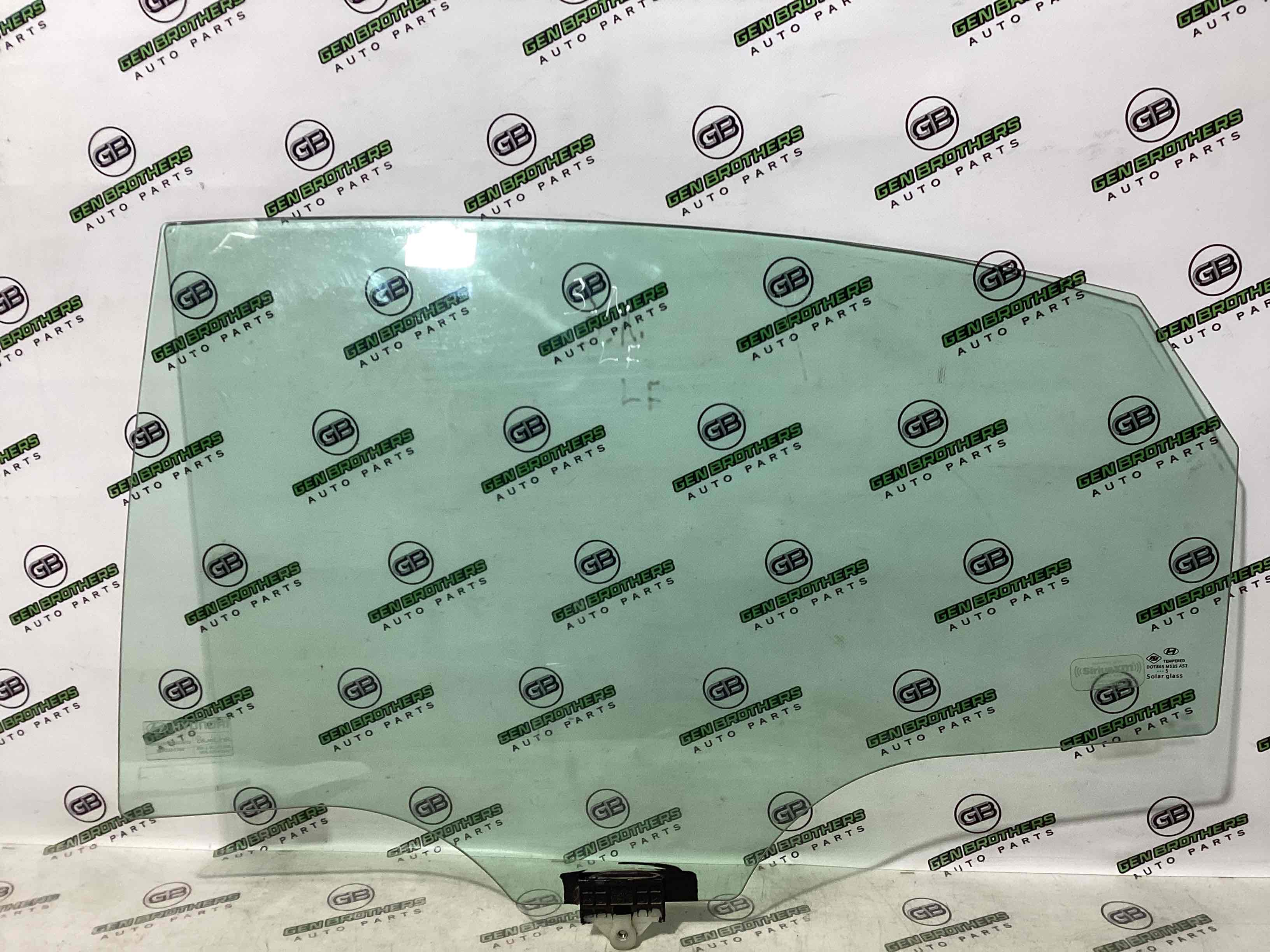 Скло заднє ліве