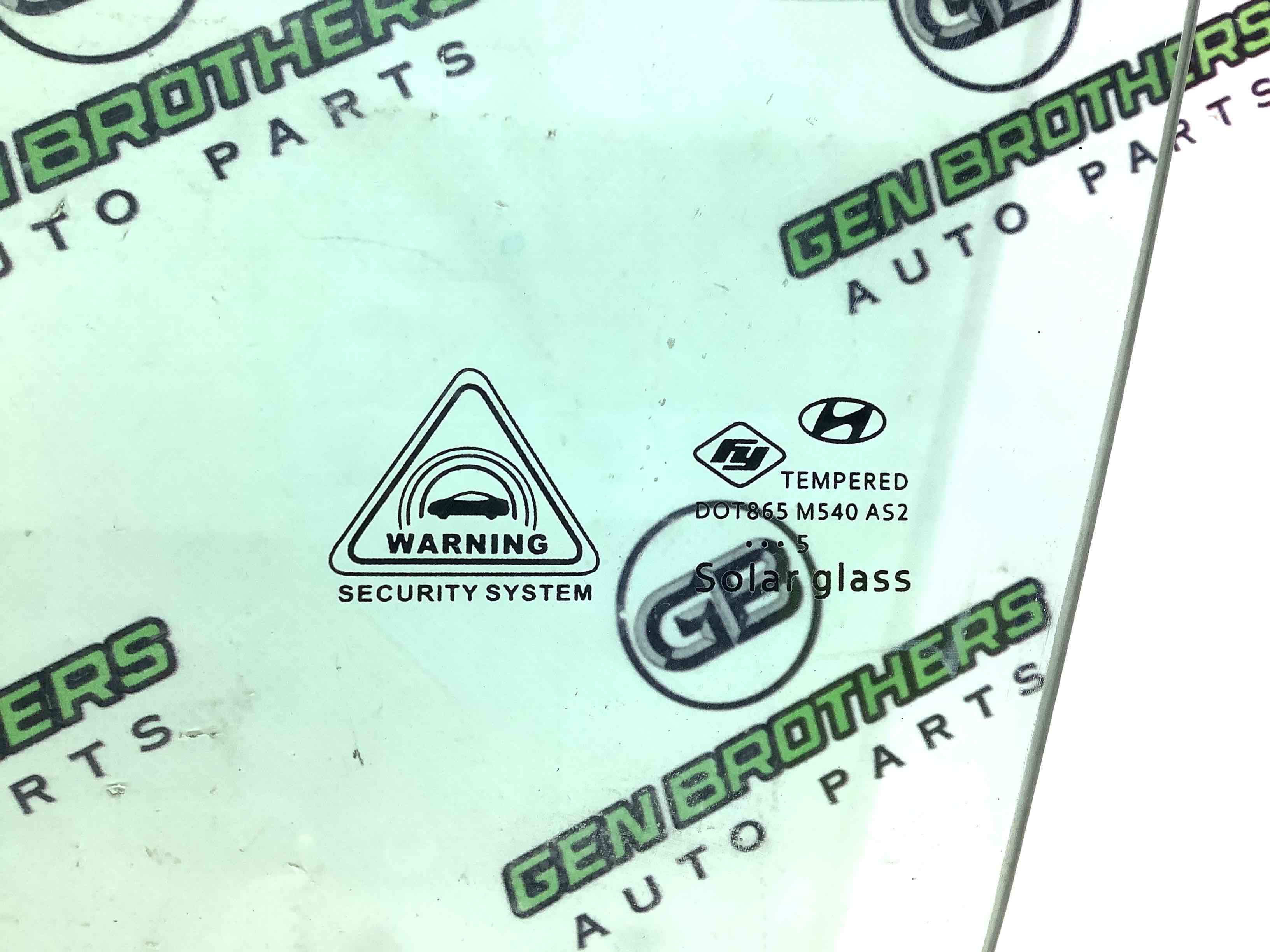 Скло переднє ліве