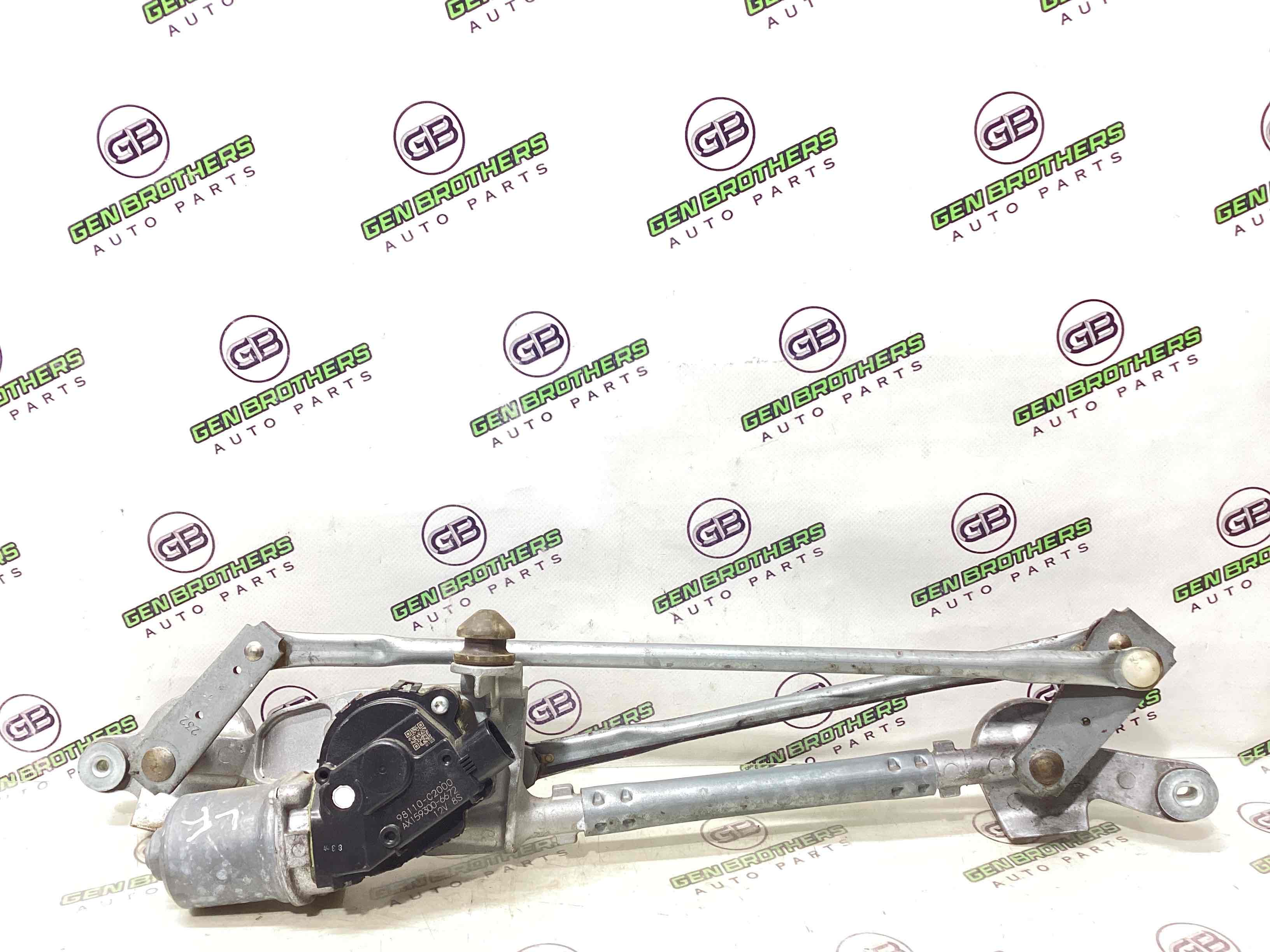 Механізм склоочисника, трапеція двірників