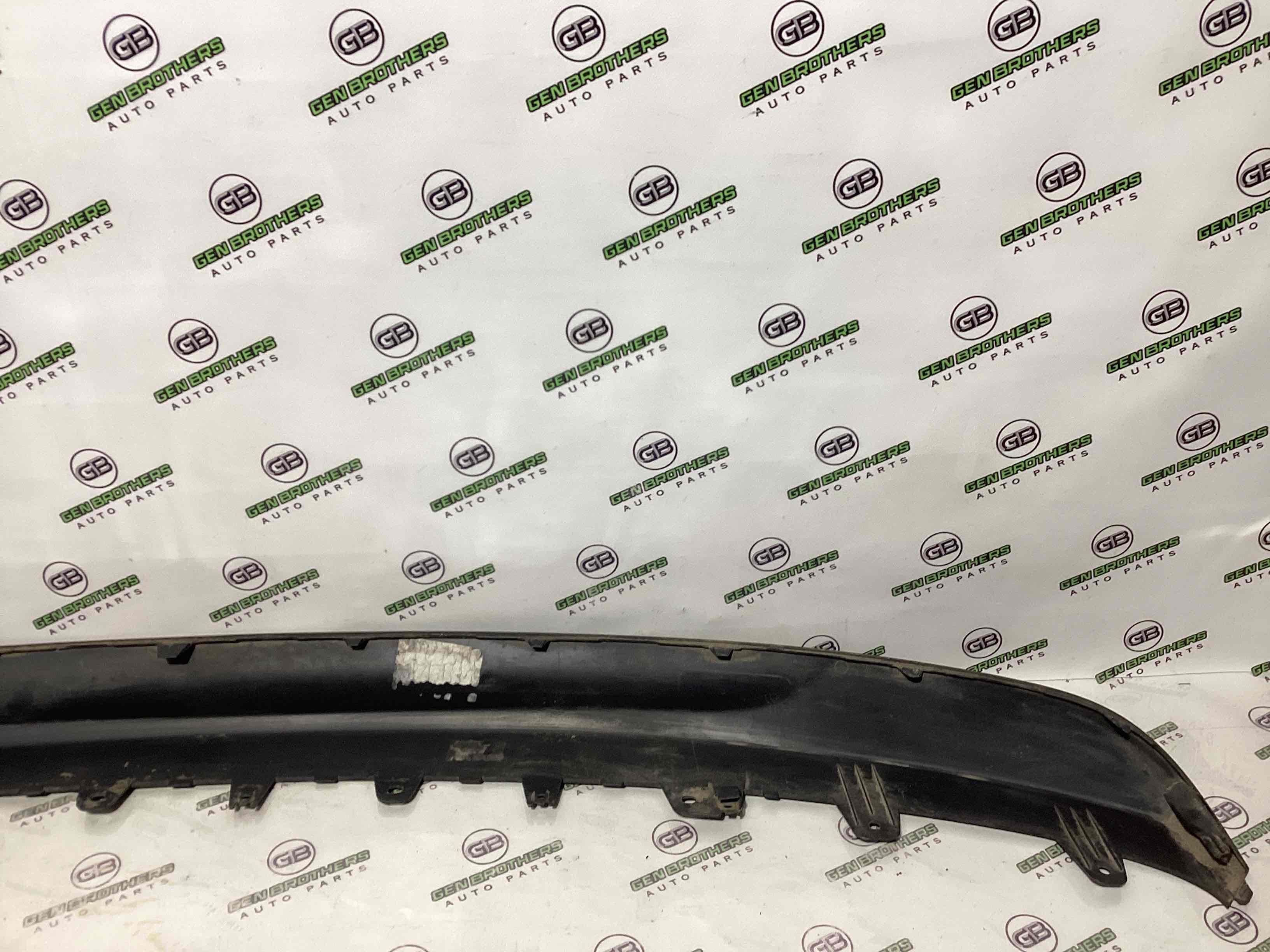 Захист заднього бампера