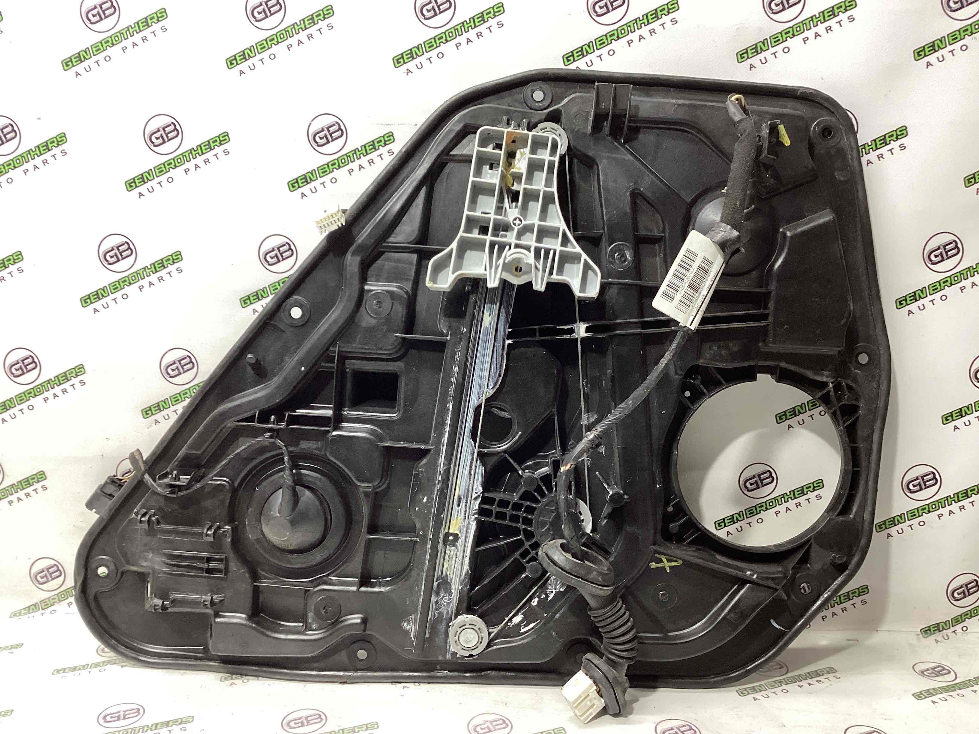 Склопідйомник задній лівий