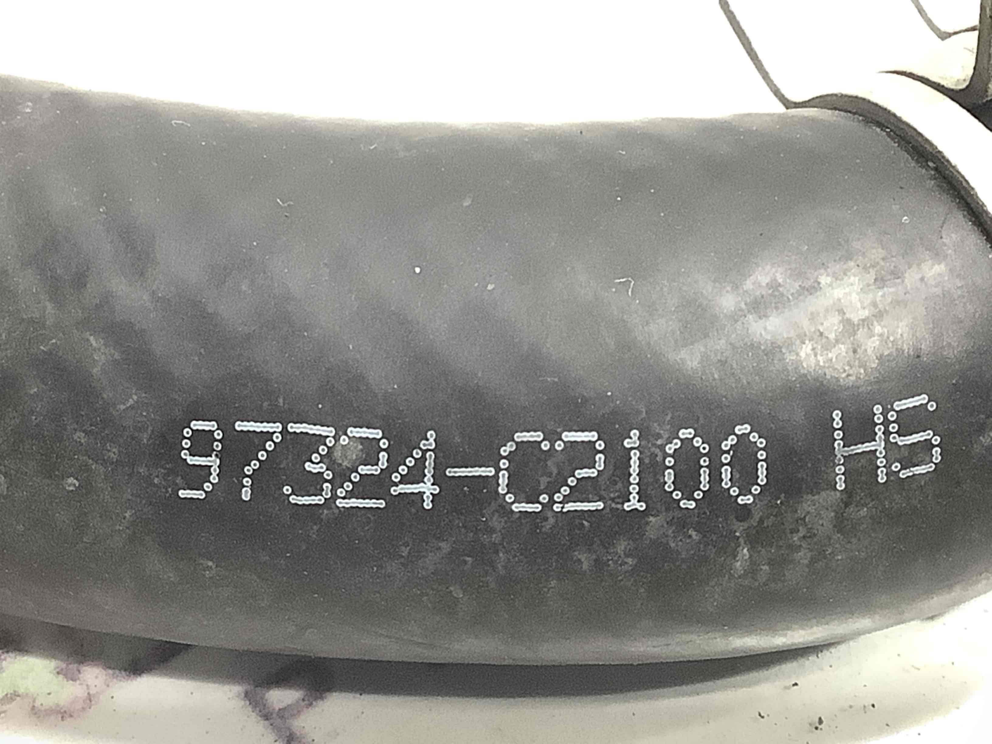 Патрубок трубопровід, шланг